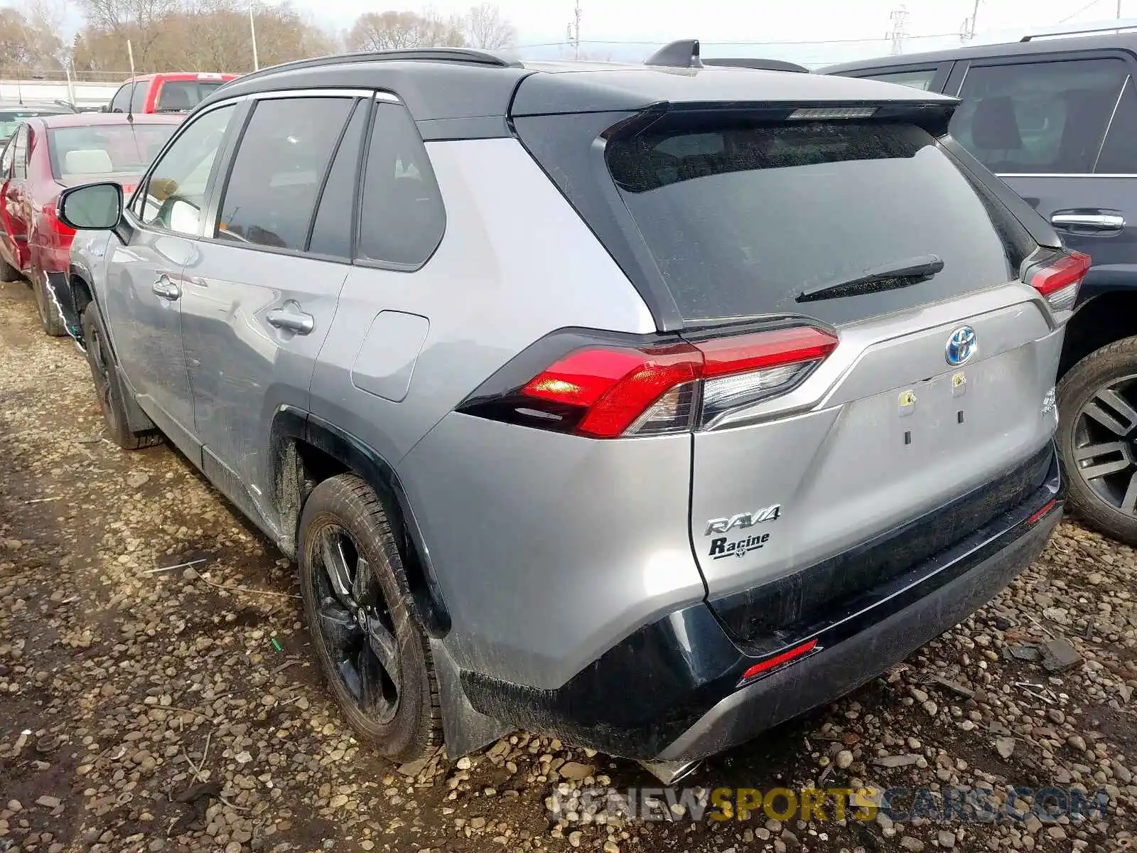 3 Photograph of a damaged car JTMEWRFV9KJ025326 TOYOTA RAV4 XSE 2019