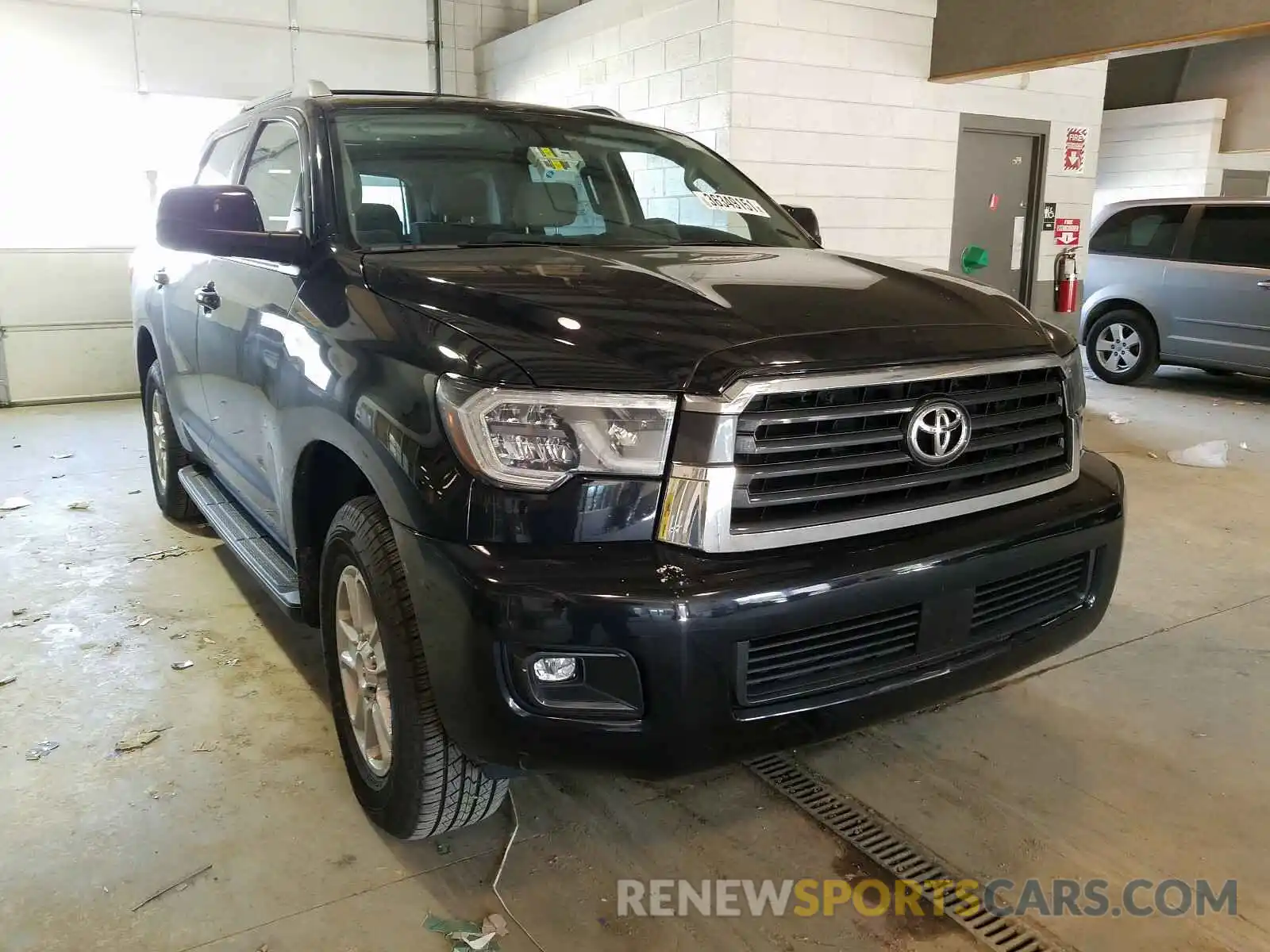 1 Photograph of a damaged car 5TDBY5G11KS170381 TOYOTA SEQUOIA 2019
