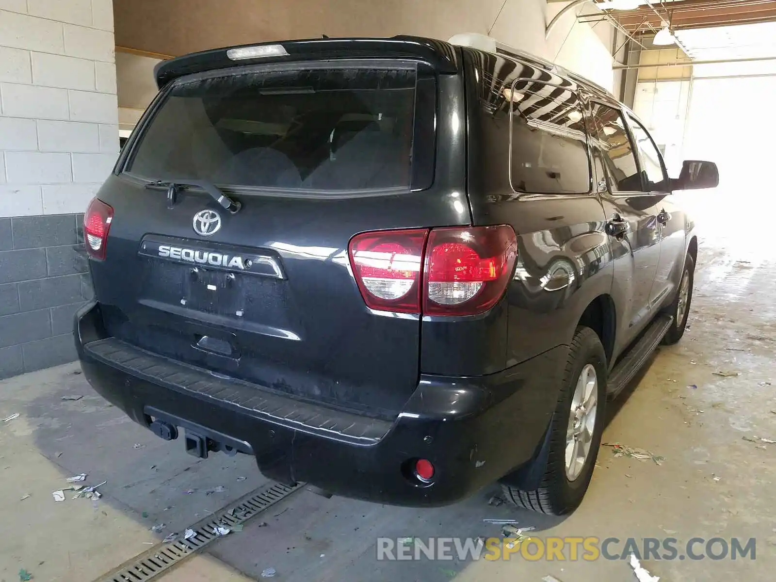4 Photograph of a damaged car 5TDBY5G11KS170381 TOYOTA SEQUOIA 2019