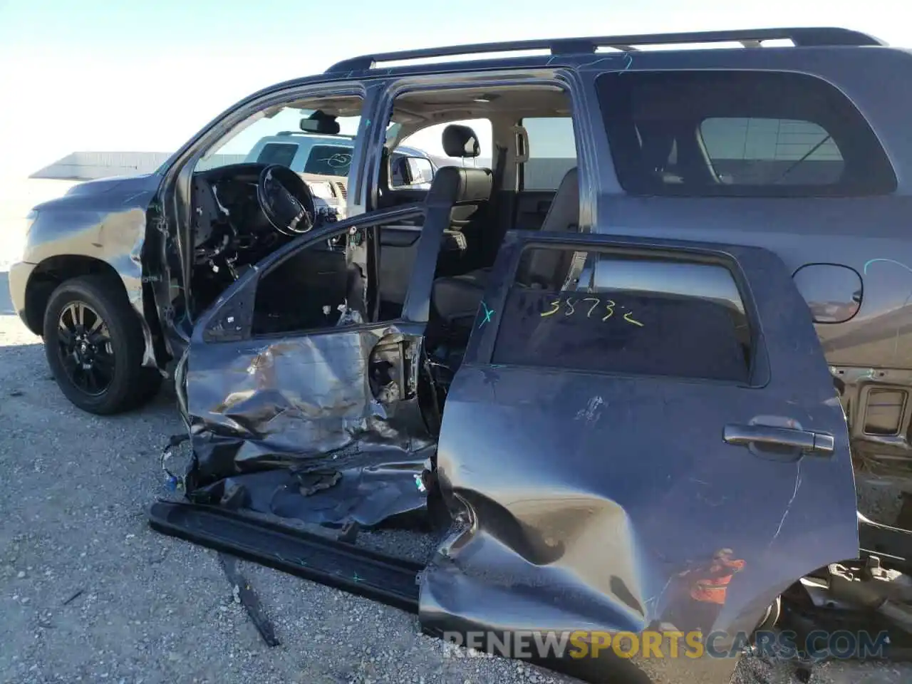 9 Photograph of a damaged car 5TDBY5G12KS165707 TOYOTA SEQUOIA 2019