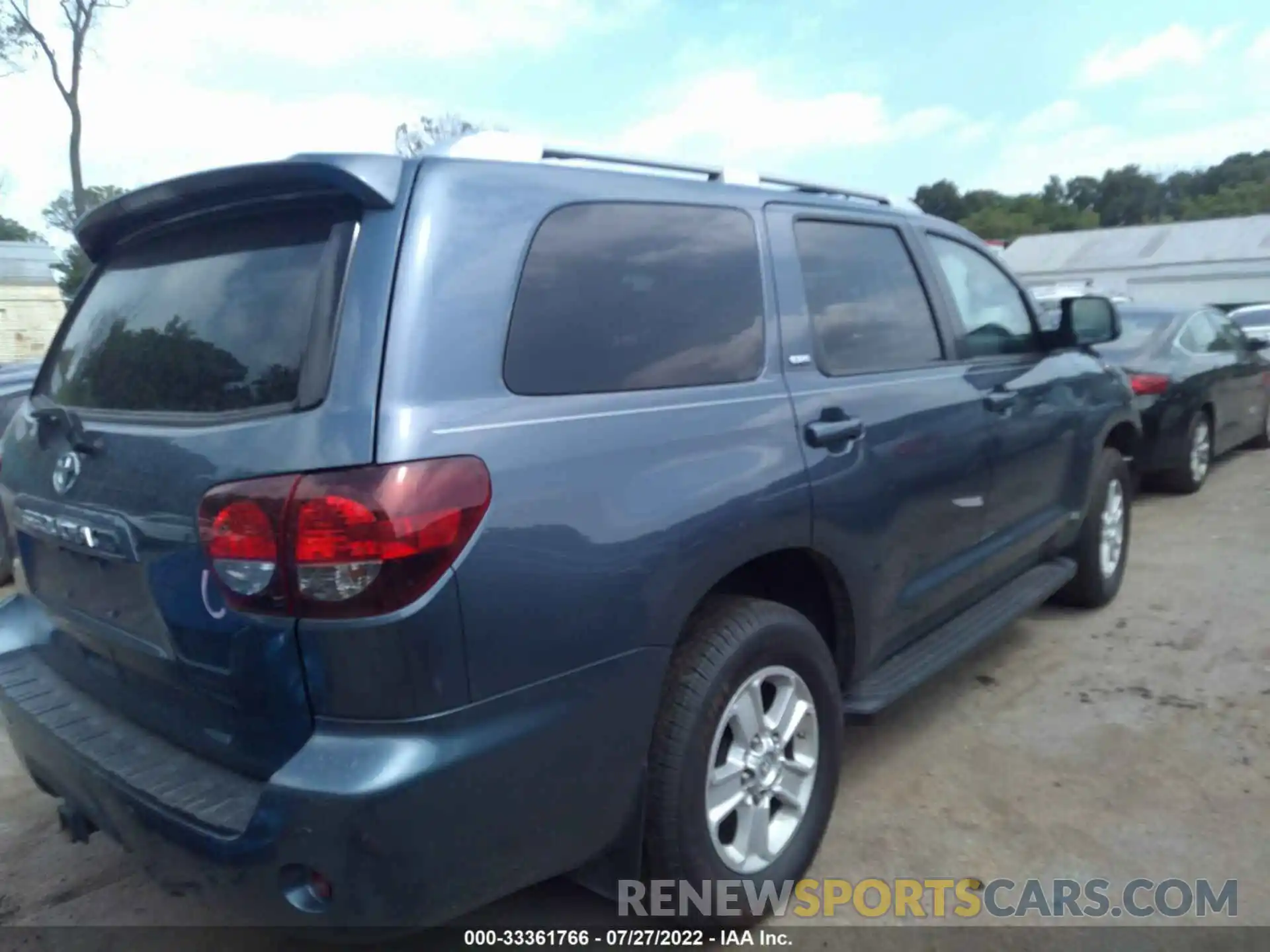 4 Photograph of a damaged car 5TDBY5G12KS168672 TOYOTA SEQUOIA 2019