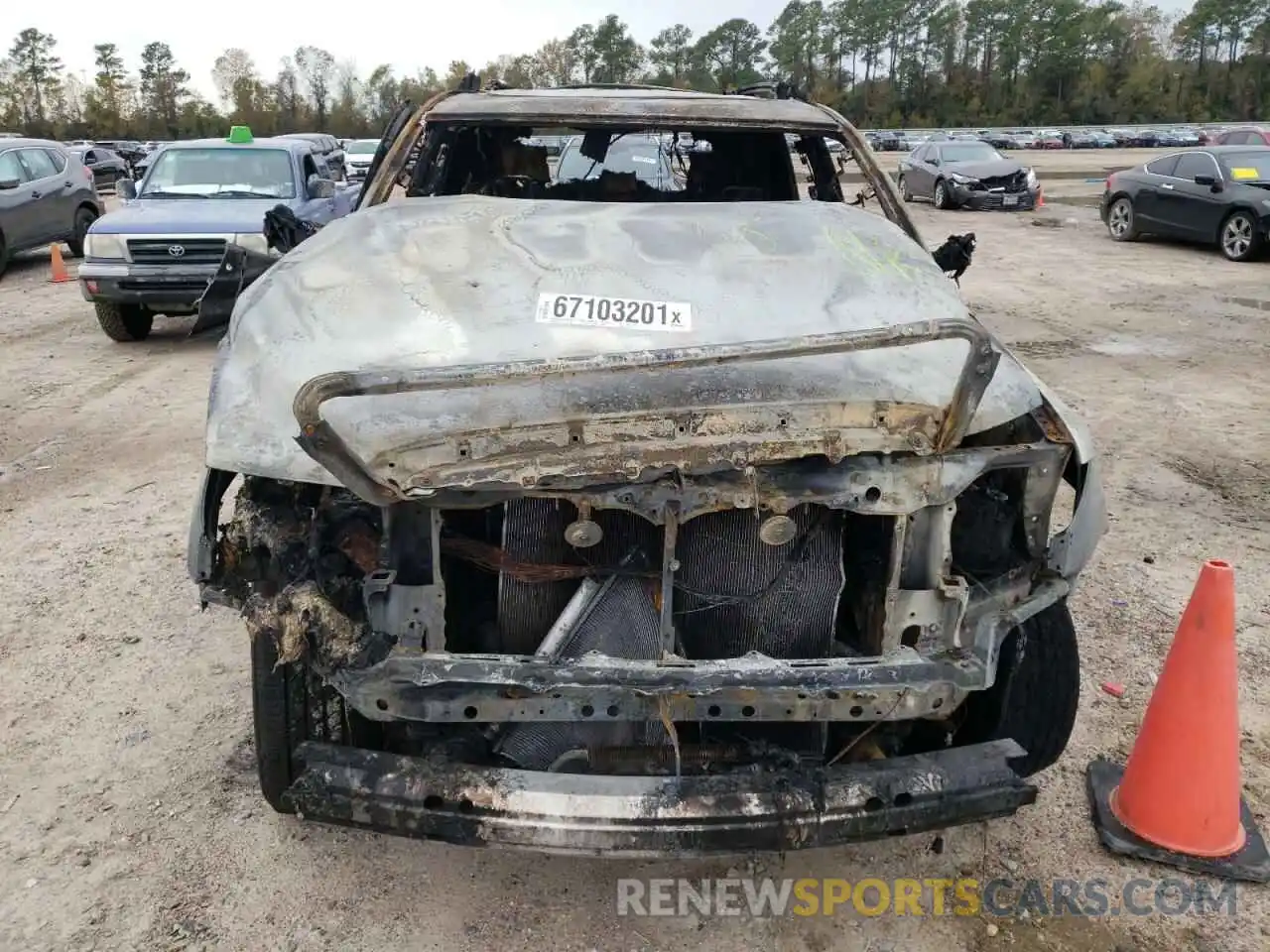 9 Photograph of a damaged car 5TDBY5G13KS171239 TOYOTA SEQUOIA 2019