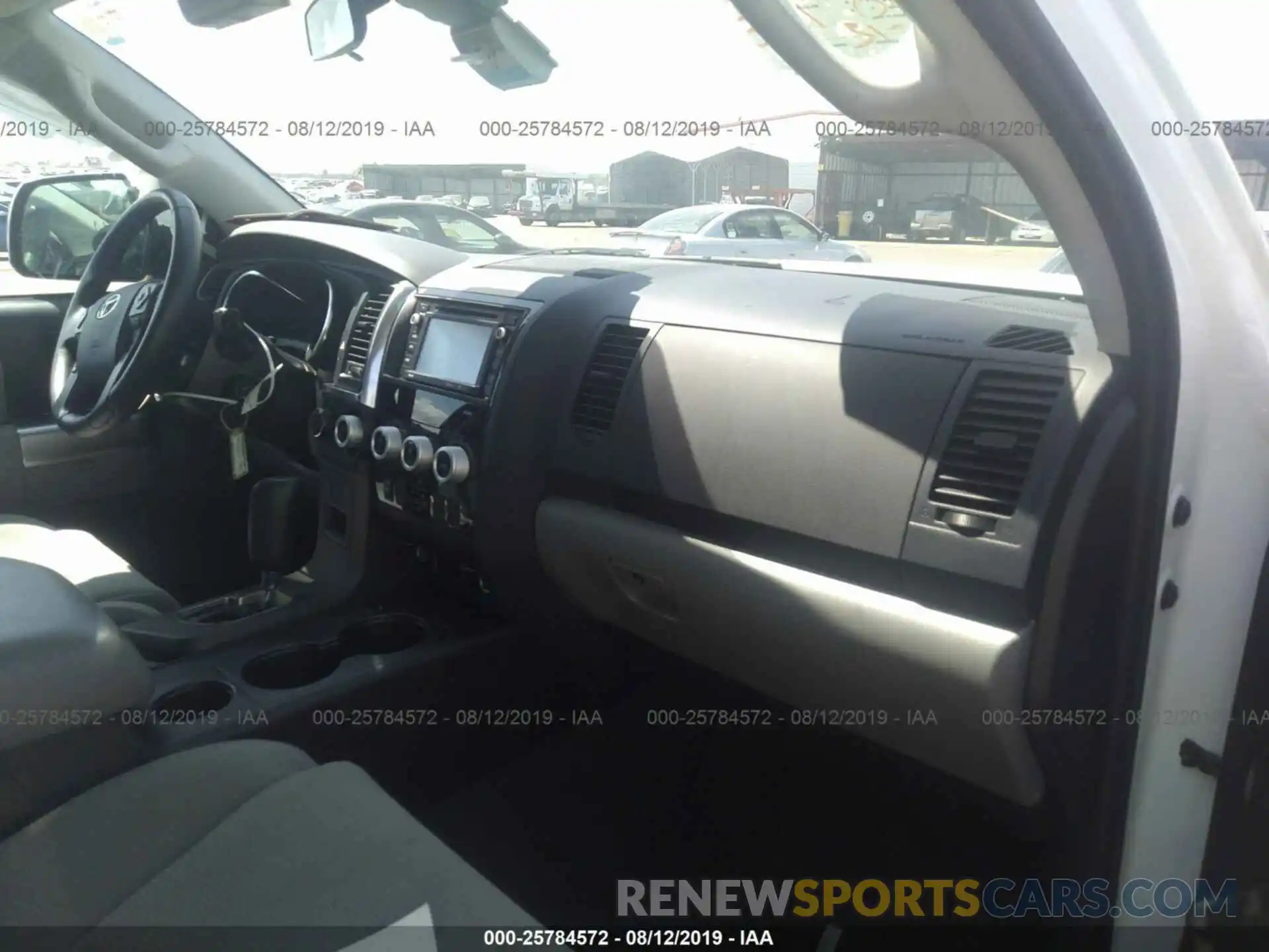 5 Photograph of a damaged car 5TDBY5G16KS168805 TOYOTA SEQUOIA 2019