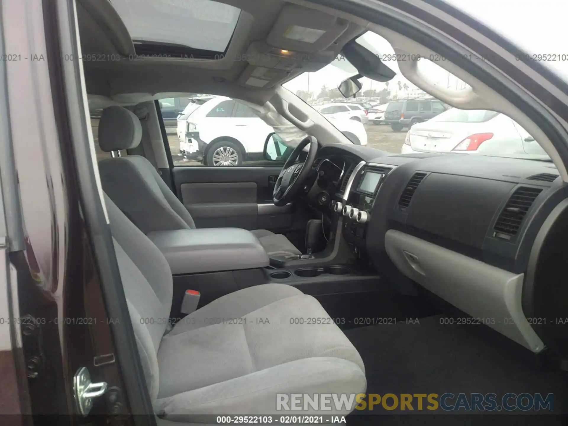 5 Photograph of a damaged car 5TDBY5G16KS173468 TOYOTA SEQUOIA 2019
