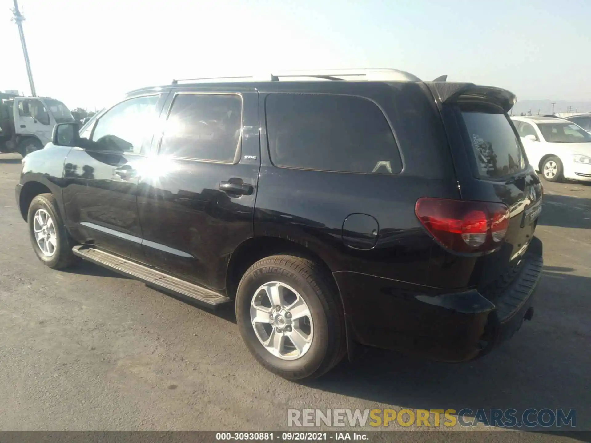 3 Photograph of a damaged car 5TDBY5G16KS174281 TOYOTA SEQUOIA 2019