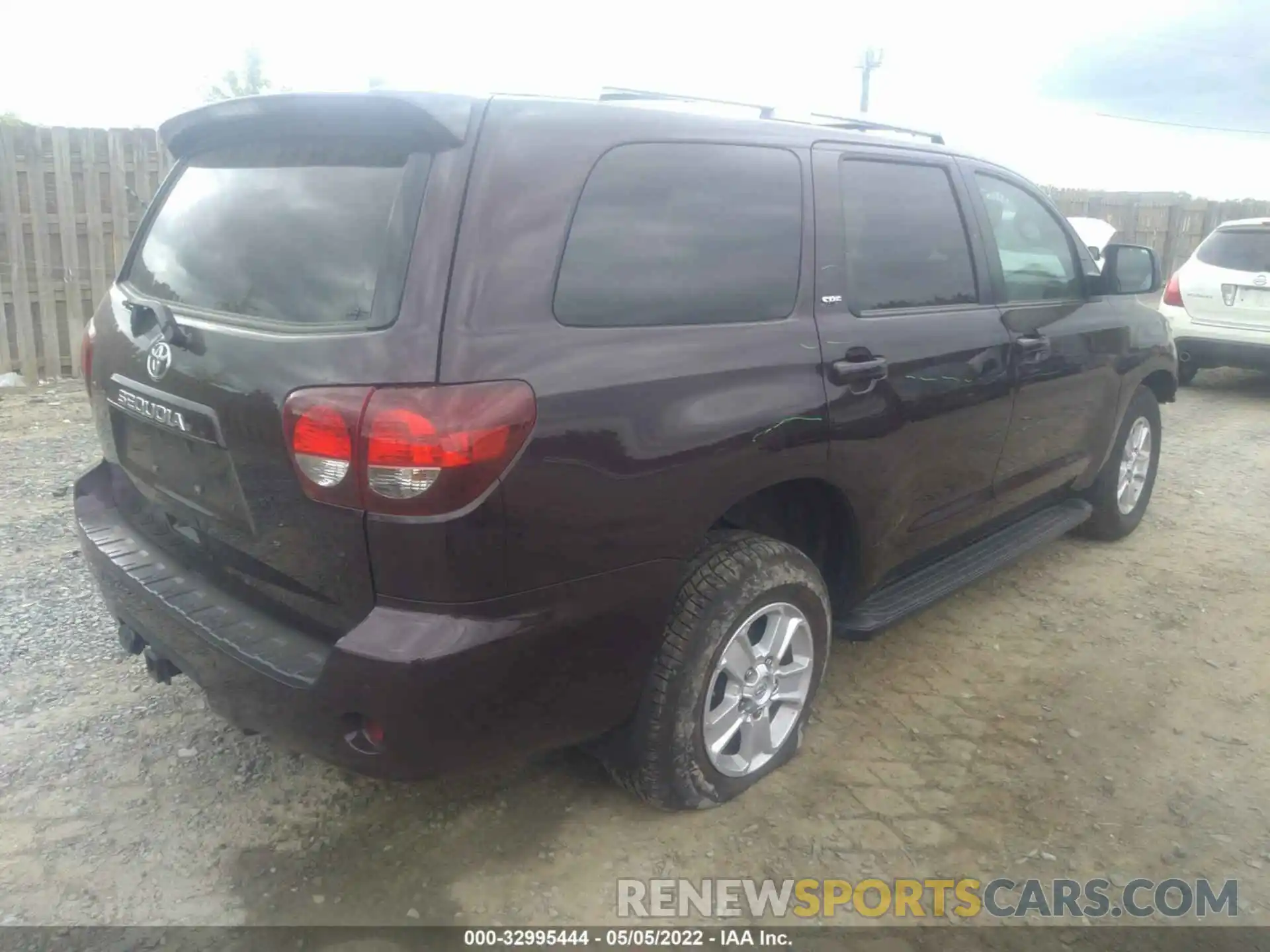 4 Photograph of a damaged car 5TDBY5G18KS168191 TOYOTA SEQUOIA 2019