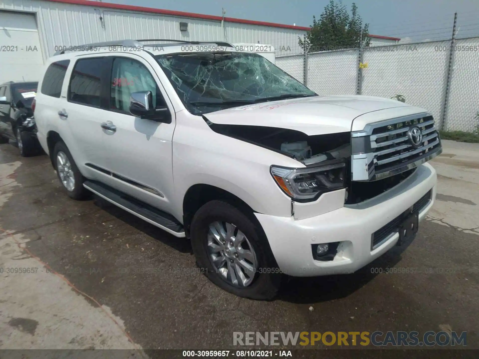 1 Фотография поврежденного автомобиля 5TDDY5G11KS165402 TOYOTA SEQUOIA 2019