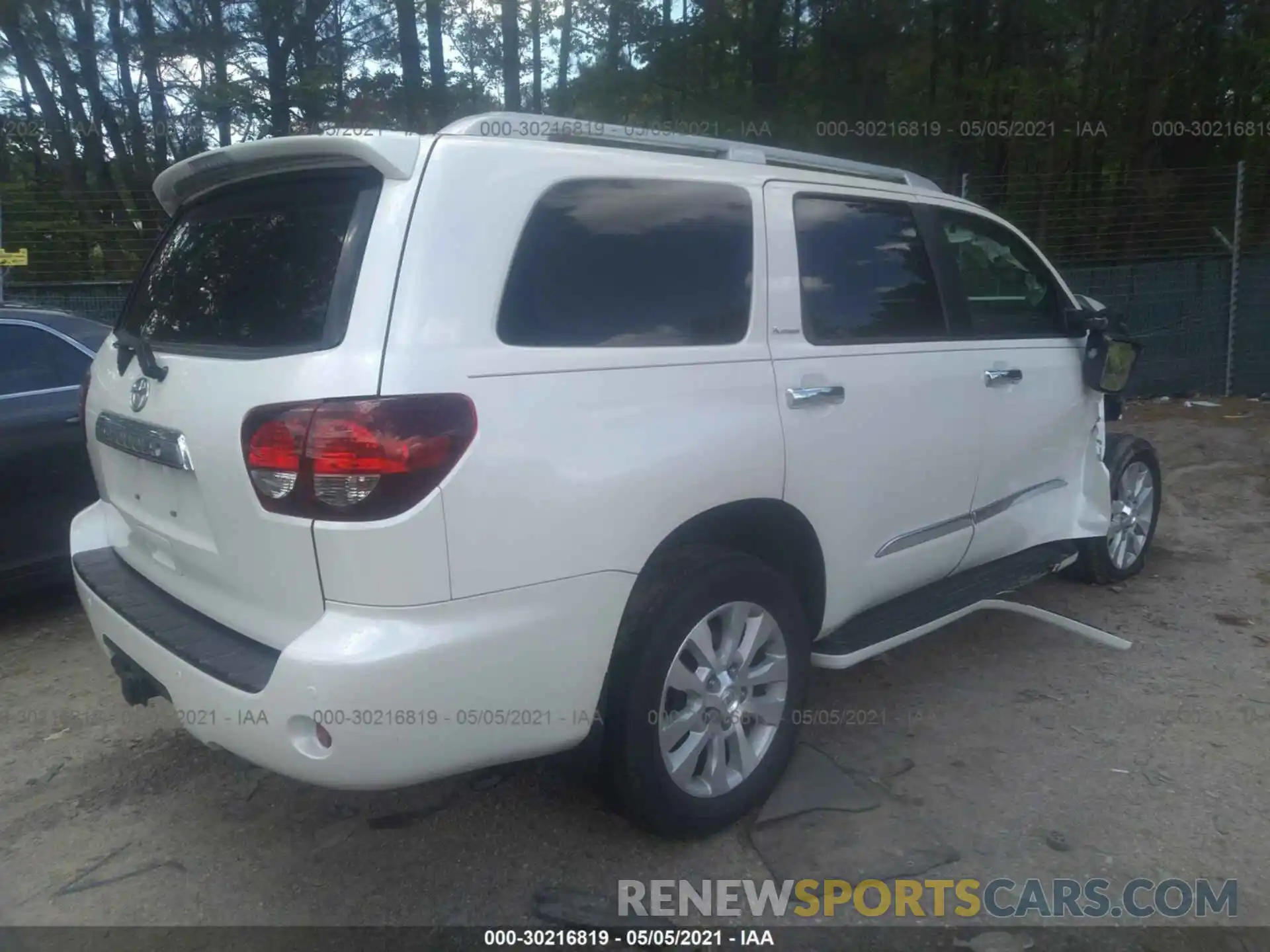 4 Photograph of a damaged car 5TDDY5G11KS166341 TOYOTA SEQUOIA 2019