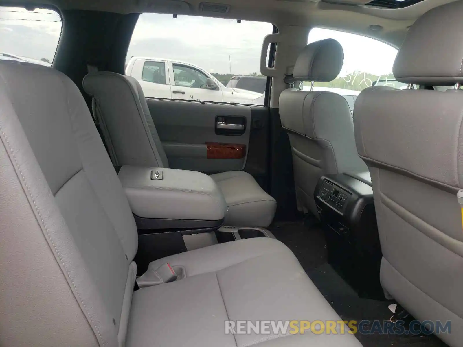 6 Фотография поврежденного автомобиля 5TDDY5G11KS173452 TOYOTA SEQUOIA 2019