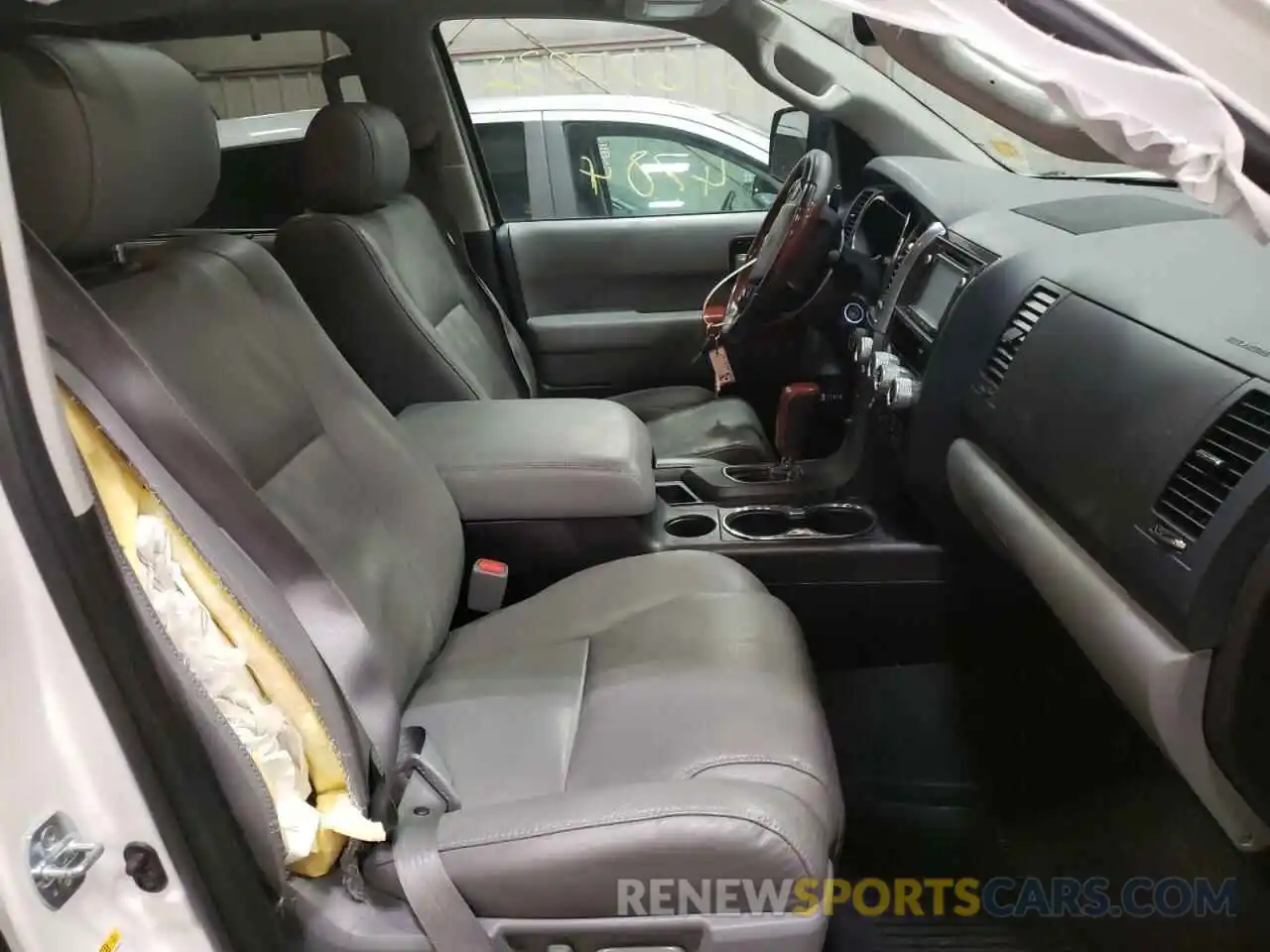 5 Photograph of a damaged car 5TDDY5G12KS167210 TOYOTA SEQUOIA 2019