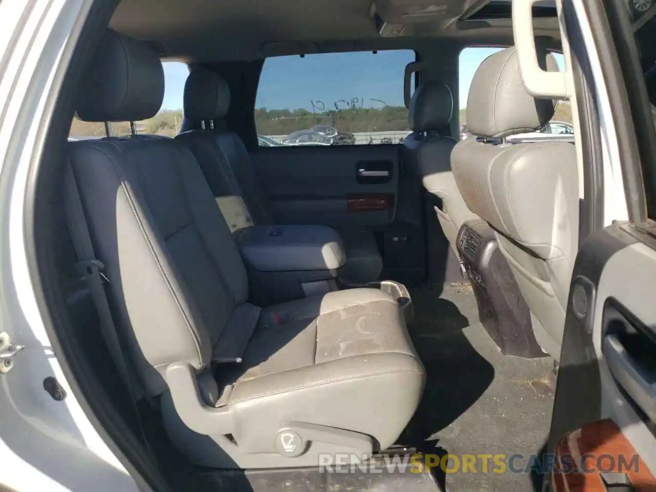 6 Фотография поврежденного автомобиля 5TDDY5G13KS168379 TOYOTA SEQUOIA 2019