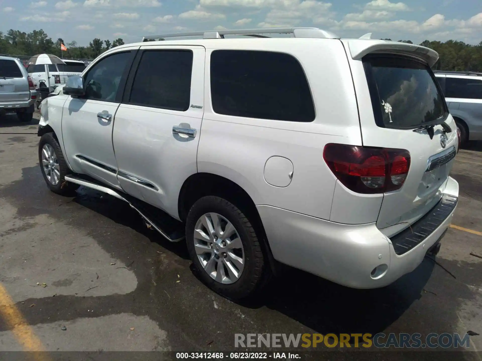 3 Photograph of a damaged car 5TDDY5G18KS167082 TOYOTA SEQUOIA 2019