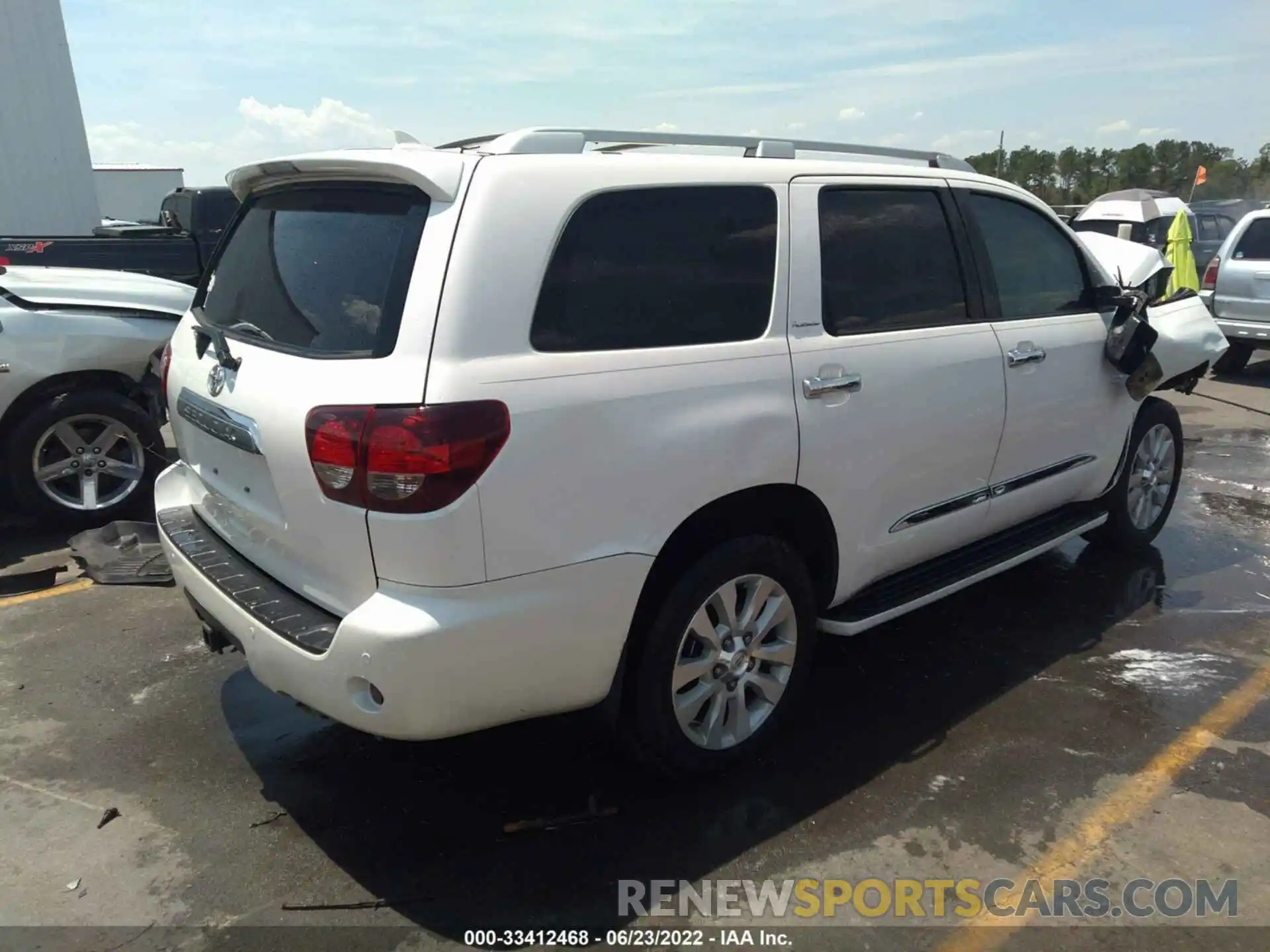 4 Photograph of a damaged car 5TDDY5G18KS167082 TOYOTA SEQUOIA 2019