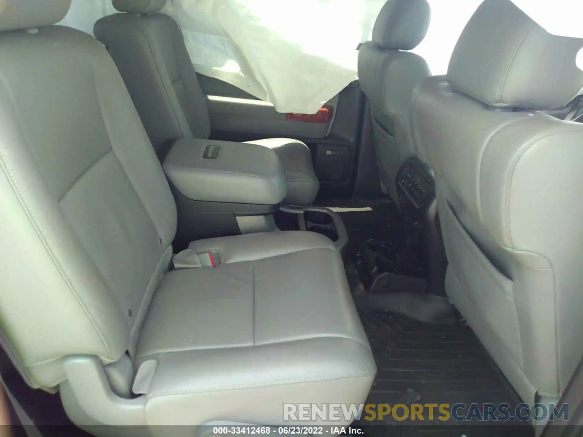 8 Photograph of a damaged car 5TDDY5G18KS167082 TOYOTA SEQUOIA 2019