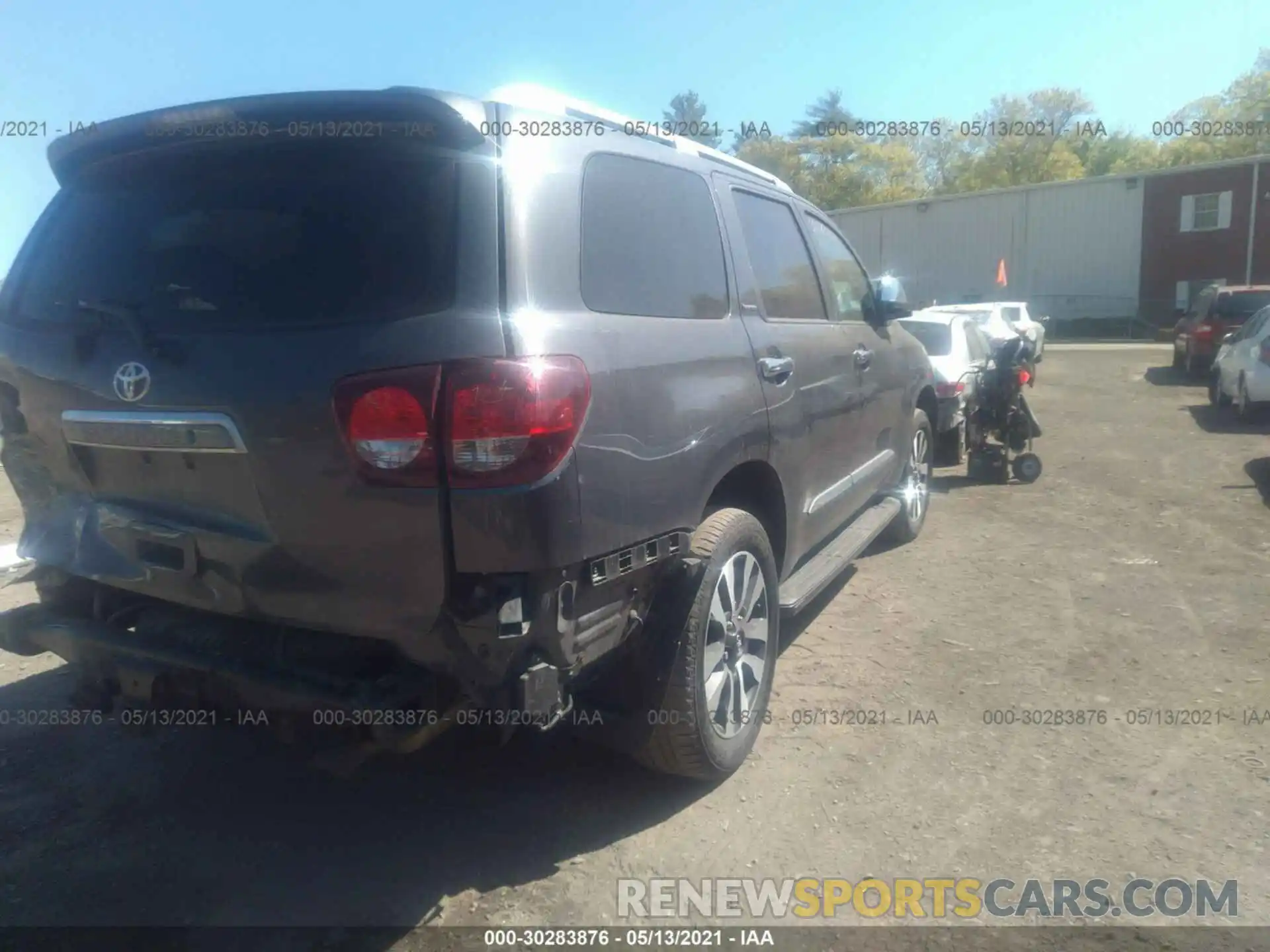 4 Photograph of a damaged car 5TDJY5G10KS171114 TOYOTA SEQUOIA 2019