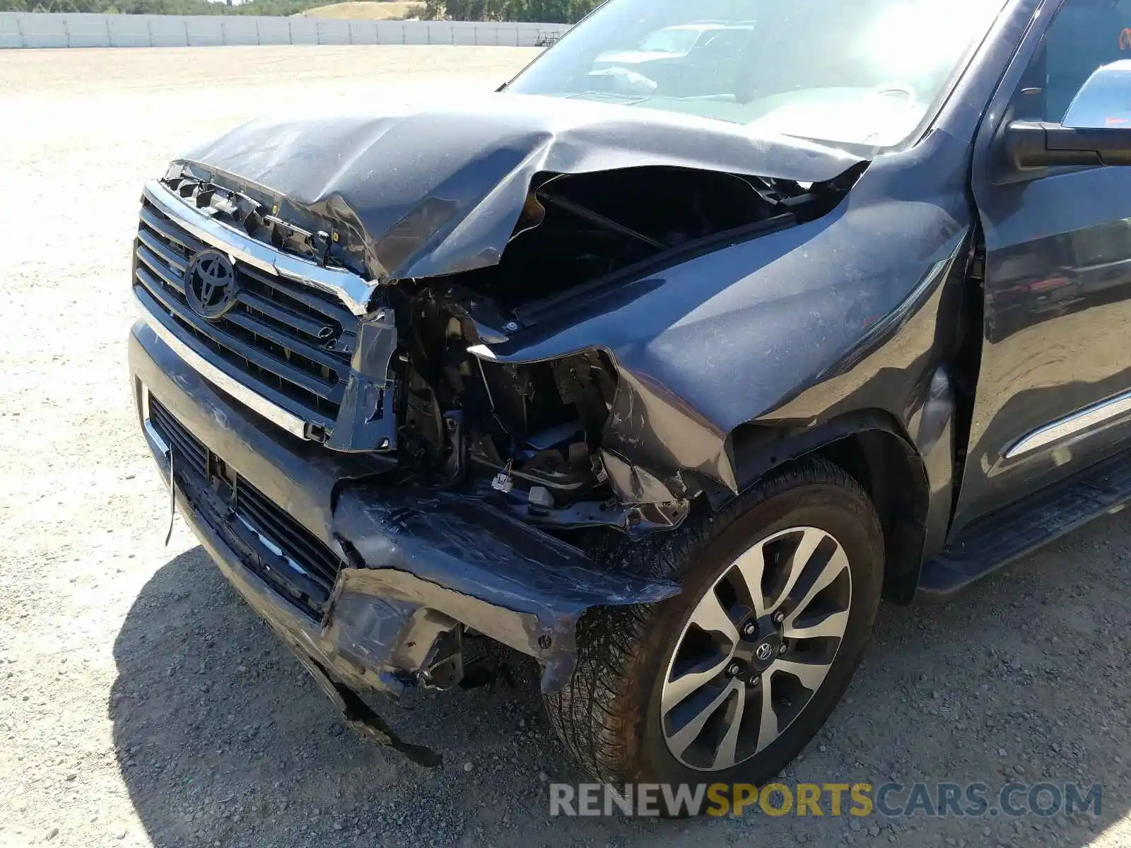 9 Photograph of a damaged car 5TDJY5G11KS165869 TOYOTA SEQUOIA 2019