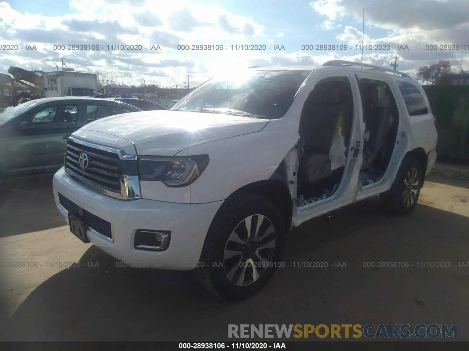 2 Фотография поврежденного автомобиля 5TDJY5G13KS173410 TOYOTA SEQUOIA 2019