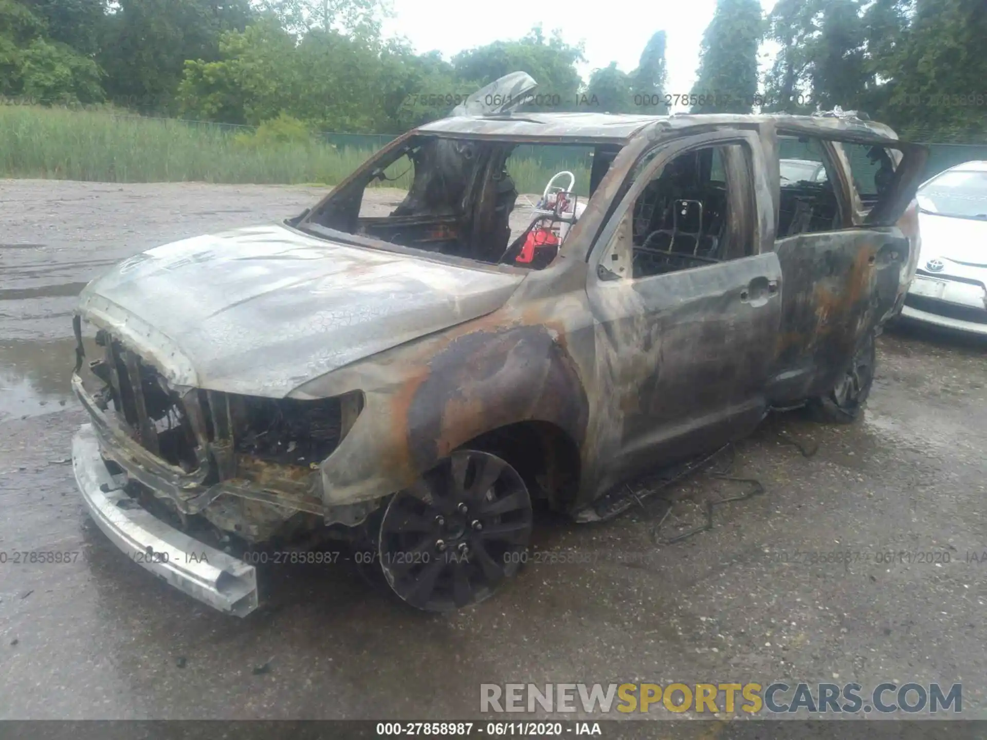 2 Photograph of a damaged car 5TDJY5G17KS172549 TOYOTA SEQUOIA 2019