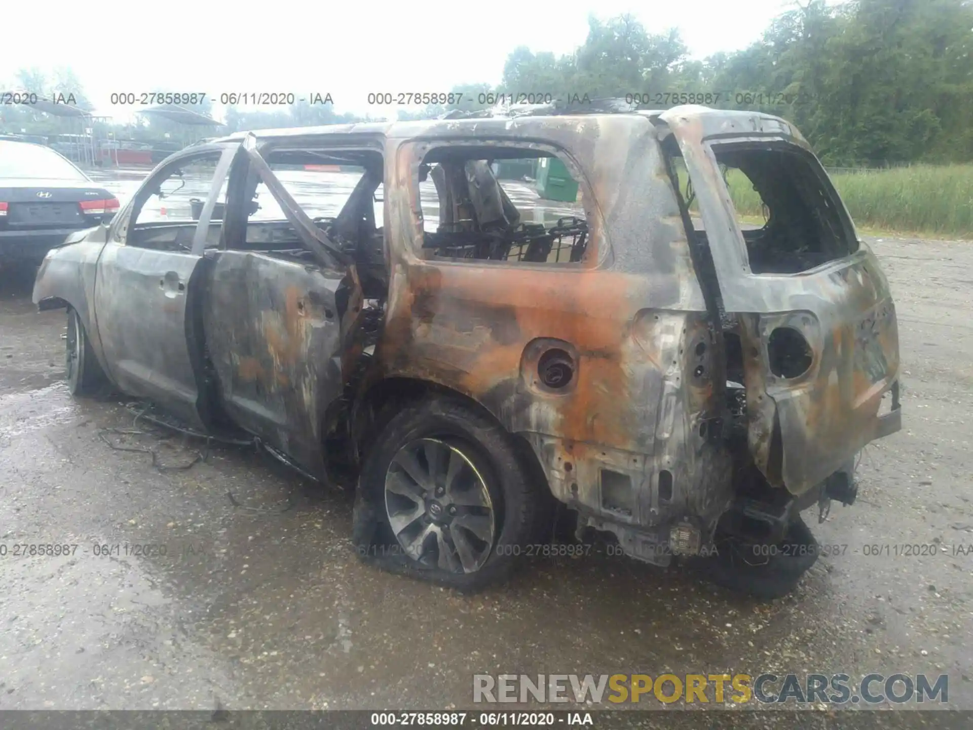 3 Photograph of a damaged car 5TDJY5G17KS172549 TOYOTA SEQUOIA 2019