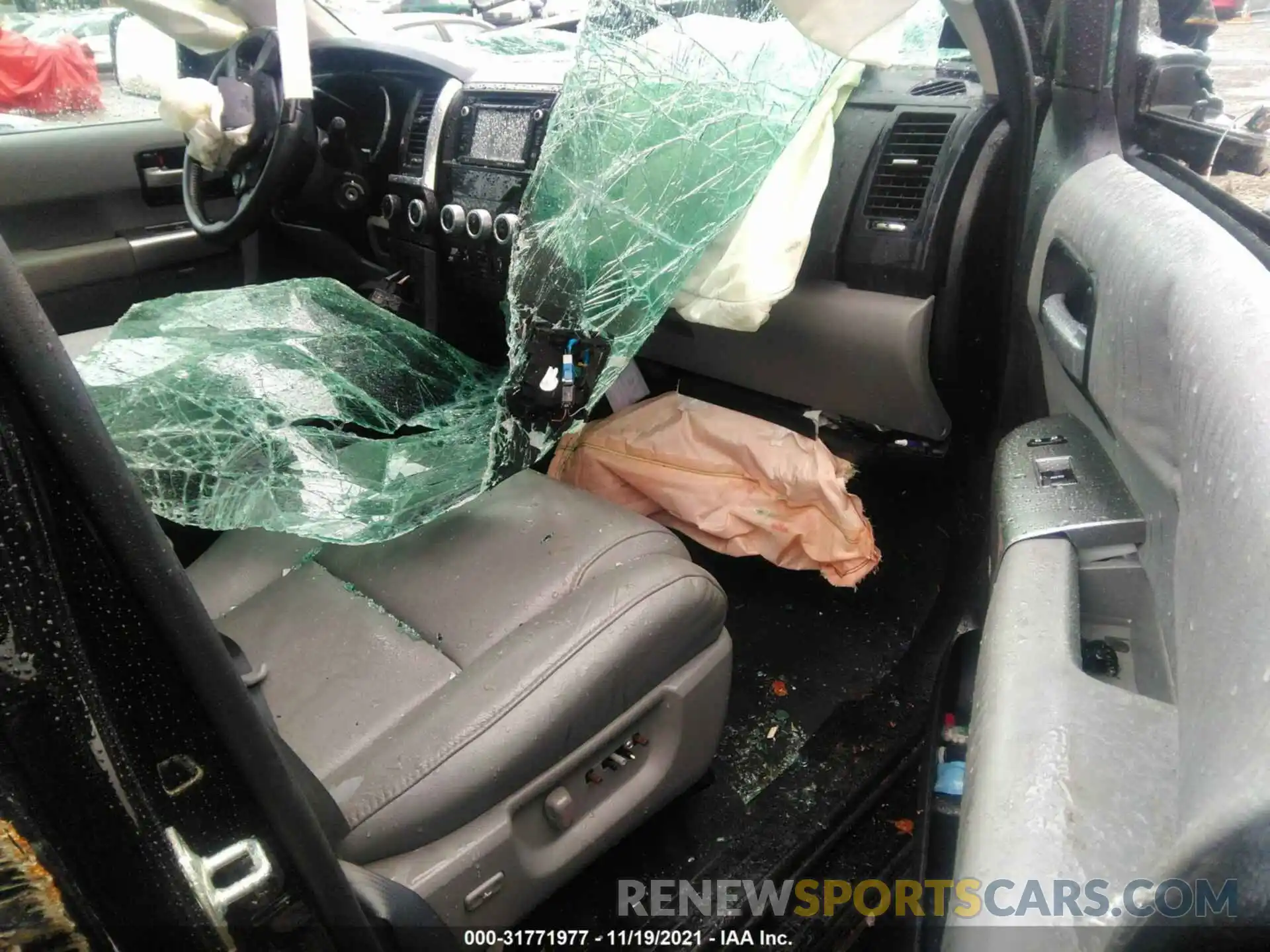 5 Photograph of a damaged car 5TDJY5G19KS165408 TOYOTA SEQUOIA 2019