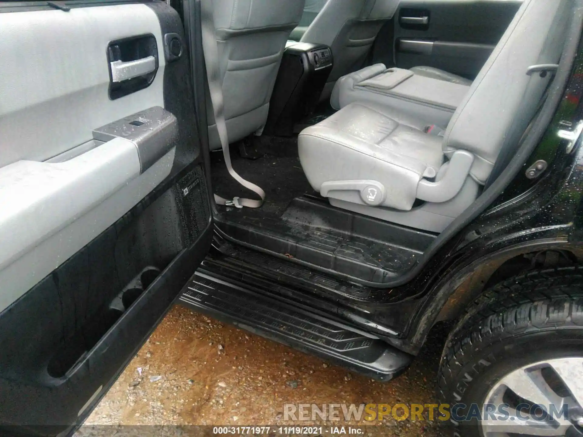 8 Photograph of a damaged car 5TDJY5G19KS165408 TOYOTA SEQUOIA 2019