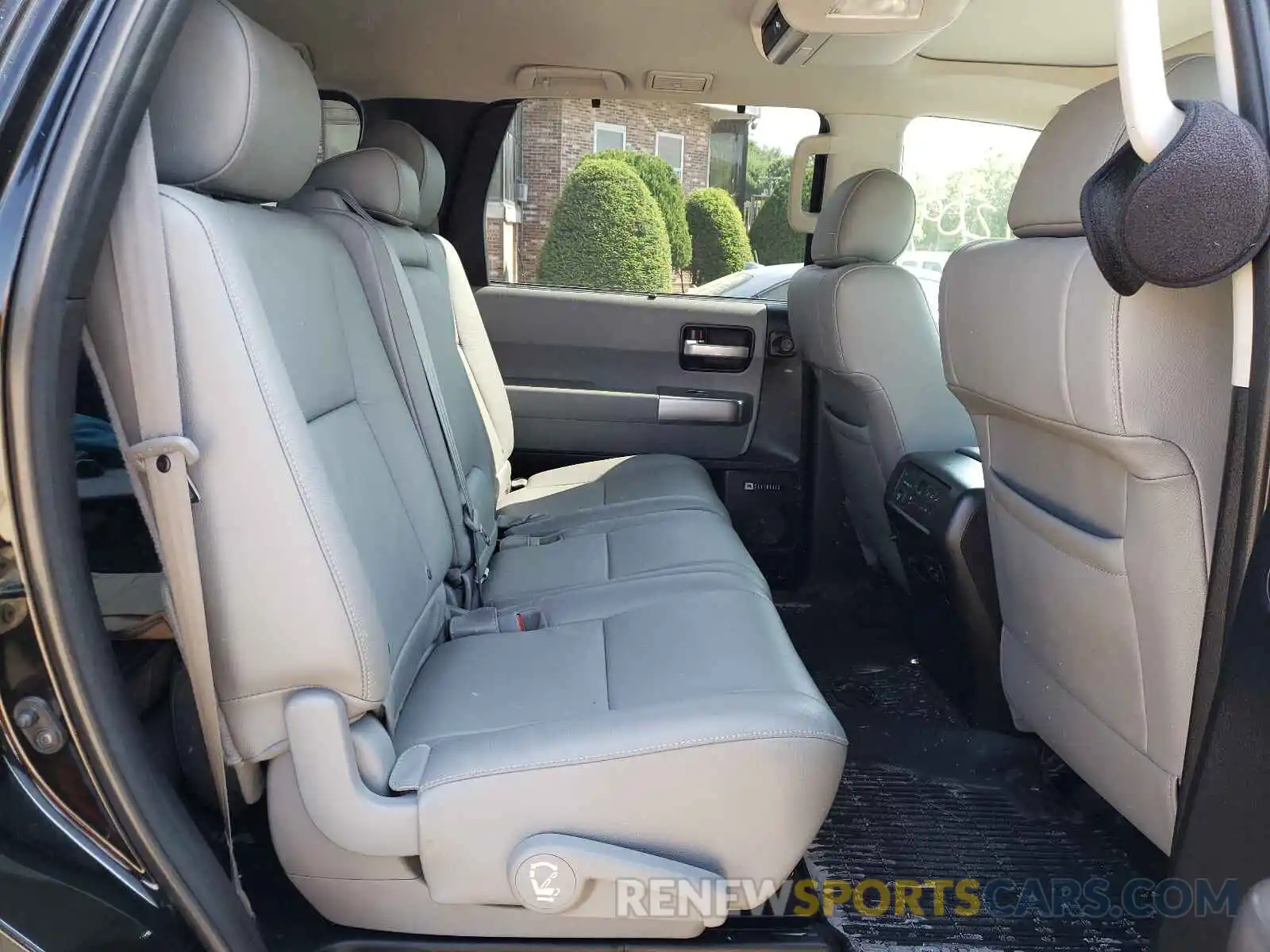 6 Photograph of a damaged car 5TDJY5G1XKS172755 TOYOTA SEQUOIA 2019