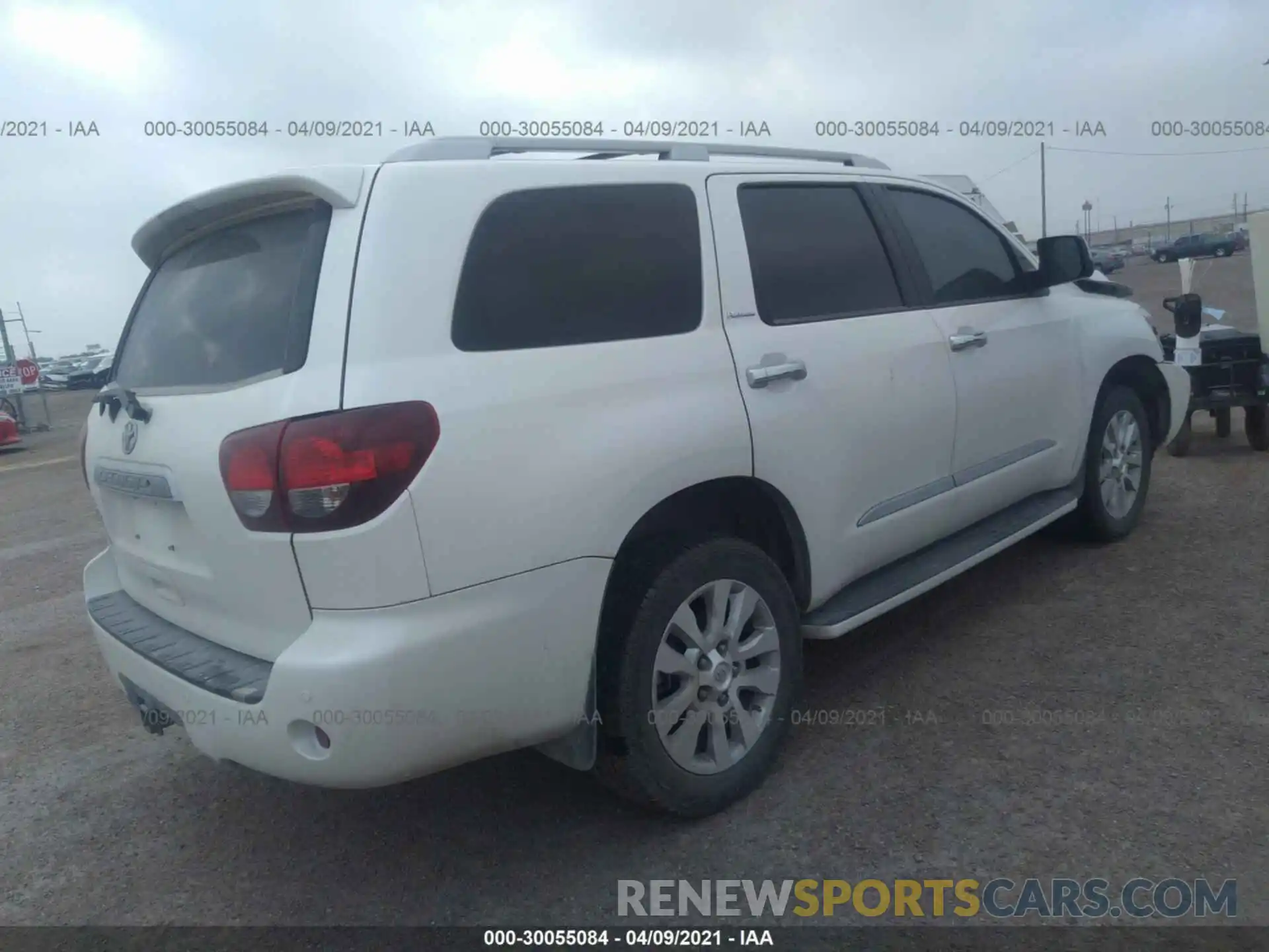 4 Photograph of a damaged car 5TDYY5G17KS073423 TOYOTA SEQUOIA 2019