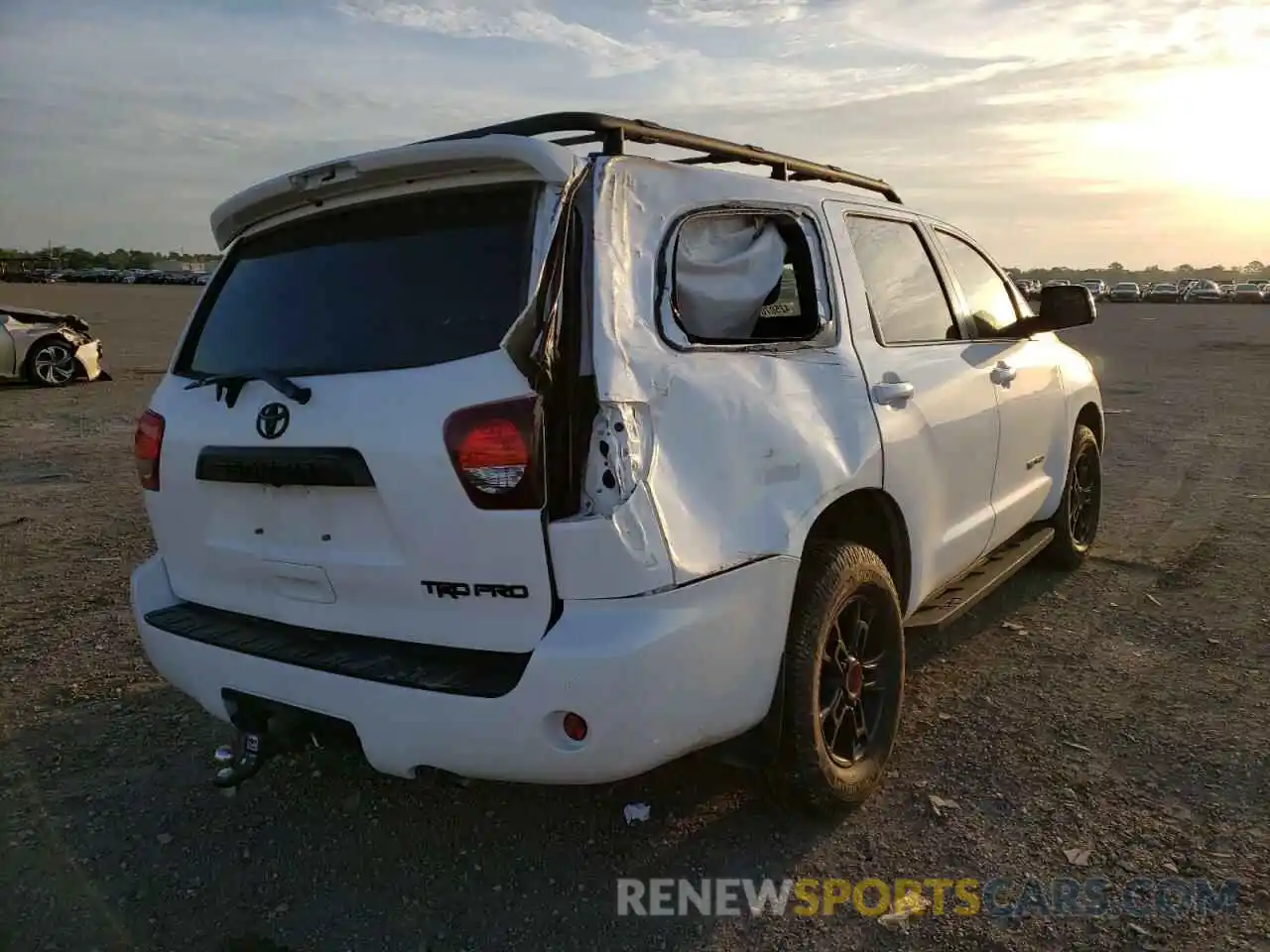 4 Photograph of a damaged car 5TDBY5G12LS180290 TOYOTA SEQUOIA 2020