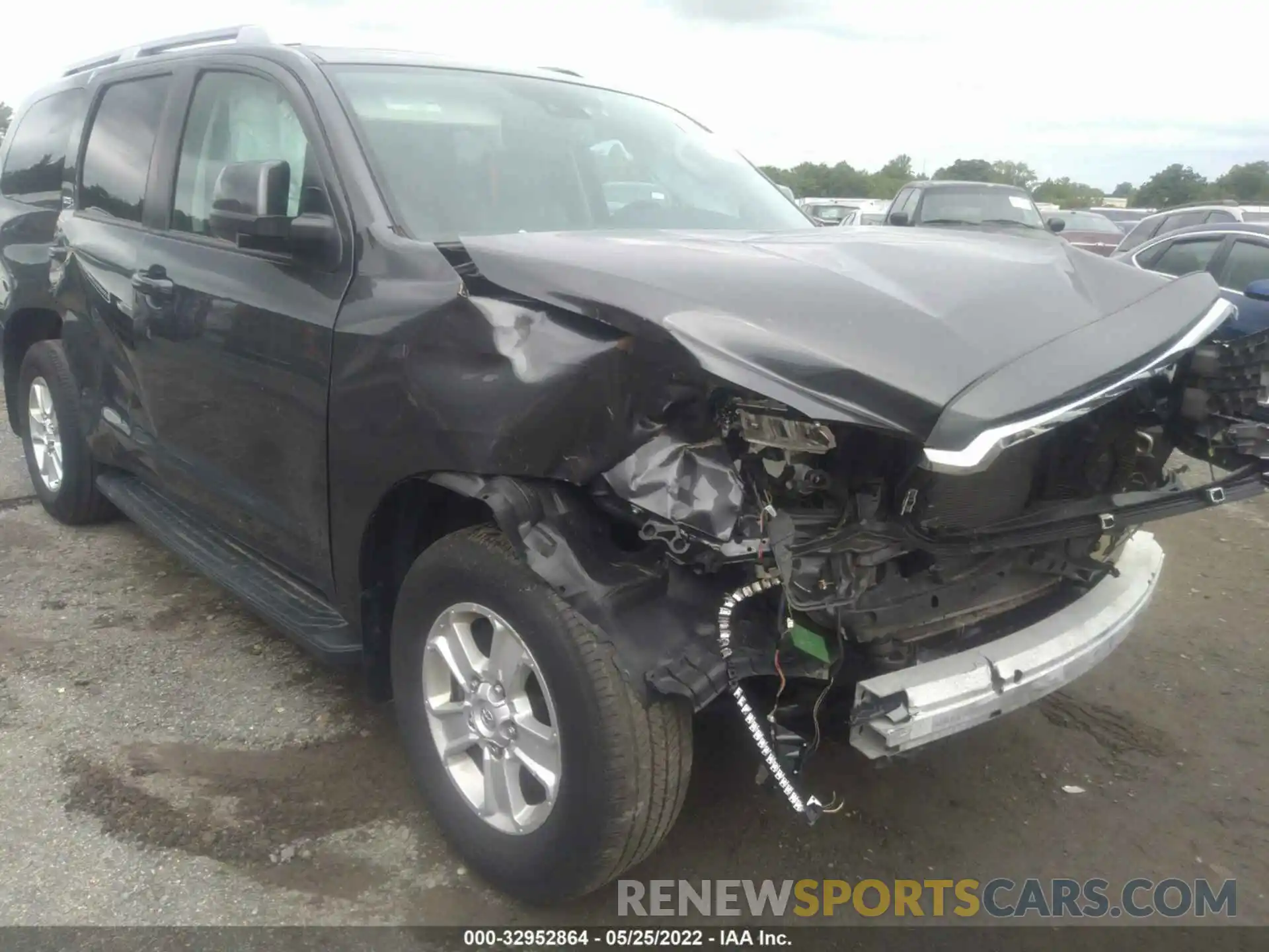 6 Photograph of a damaged car 5TDBY5G17LS181239 TOYOTA SEQUOIA 2020