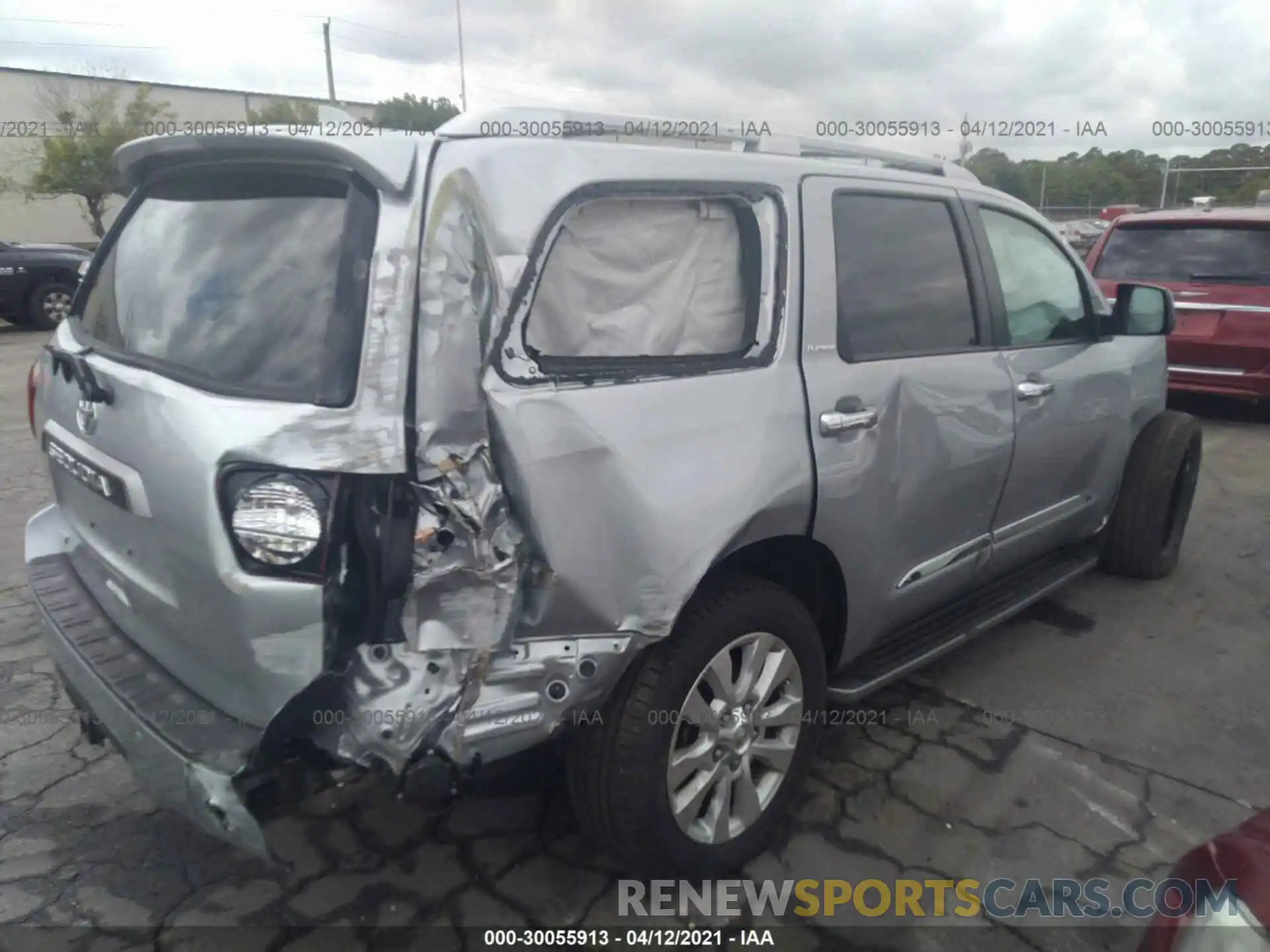 4 Photograph of a damaged car 5TDDY5G11LS181276 TOYOTA SEQUOIA 2020