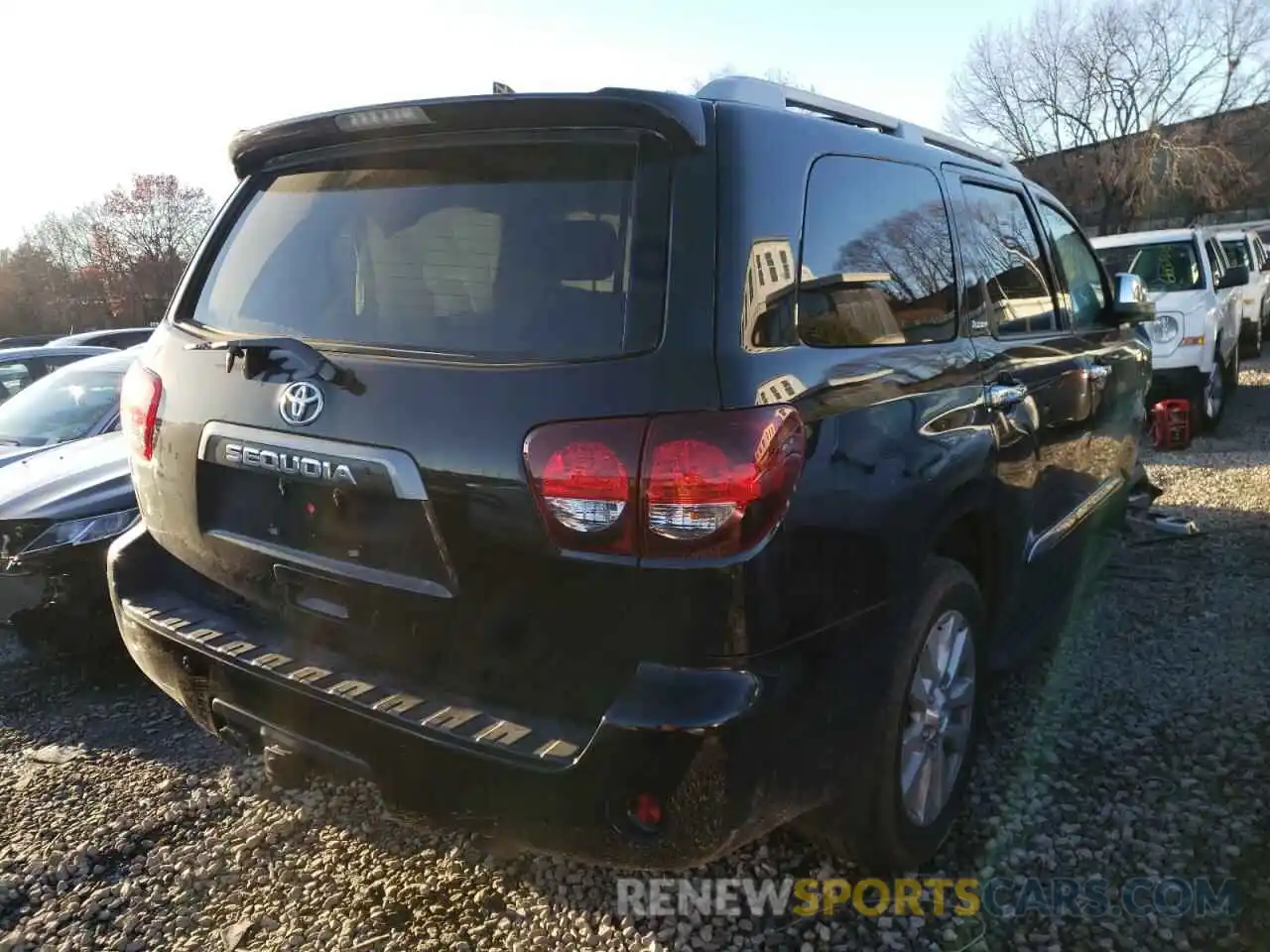 4 Photograph of a damaged car 5TDDY5G16LS180365 TOYOTA SEQUOIA 2020