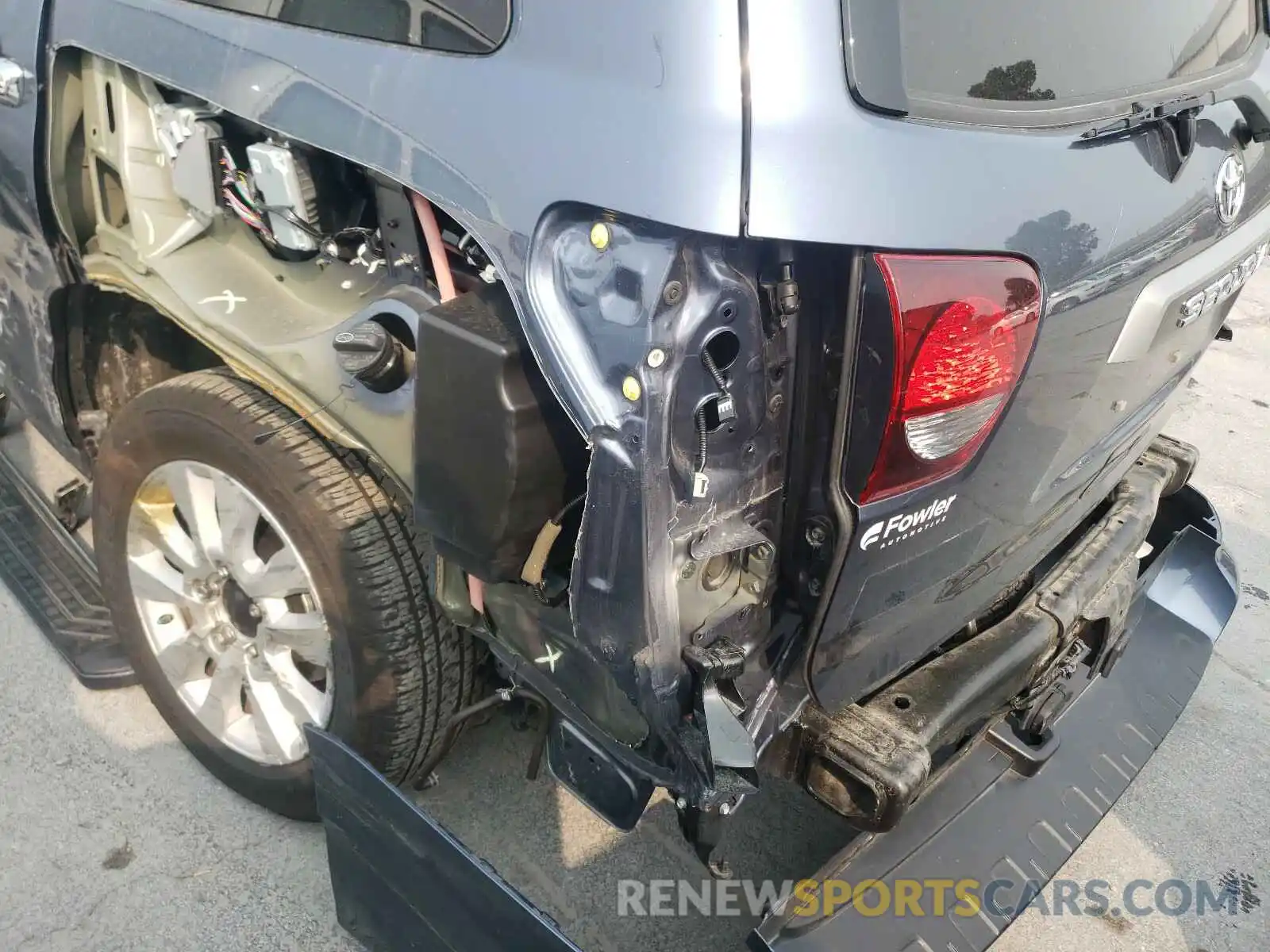 9 Photograph of a damaged car 5TDDY5G18LS178150 TOYOTA SEQUOIA 2020