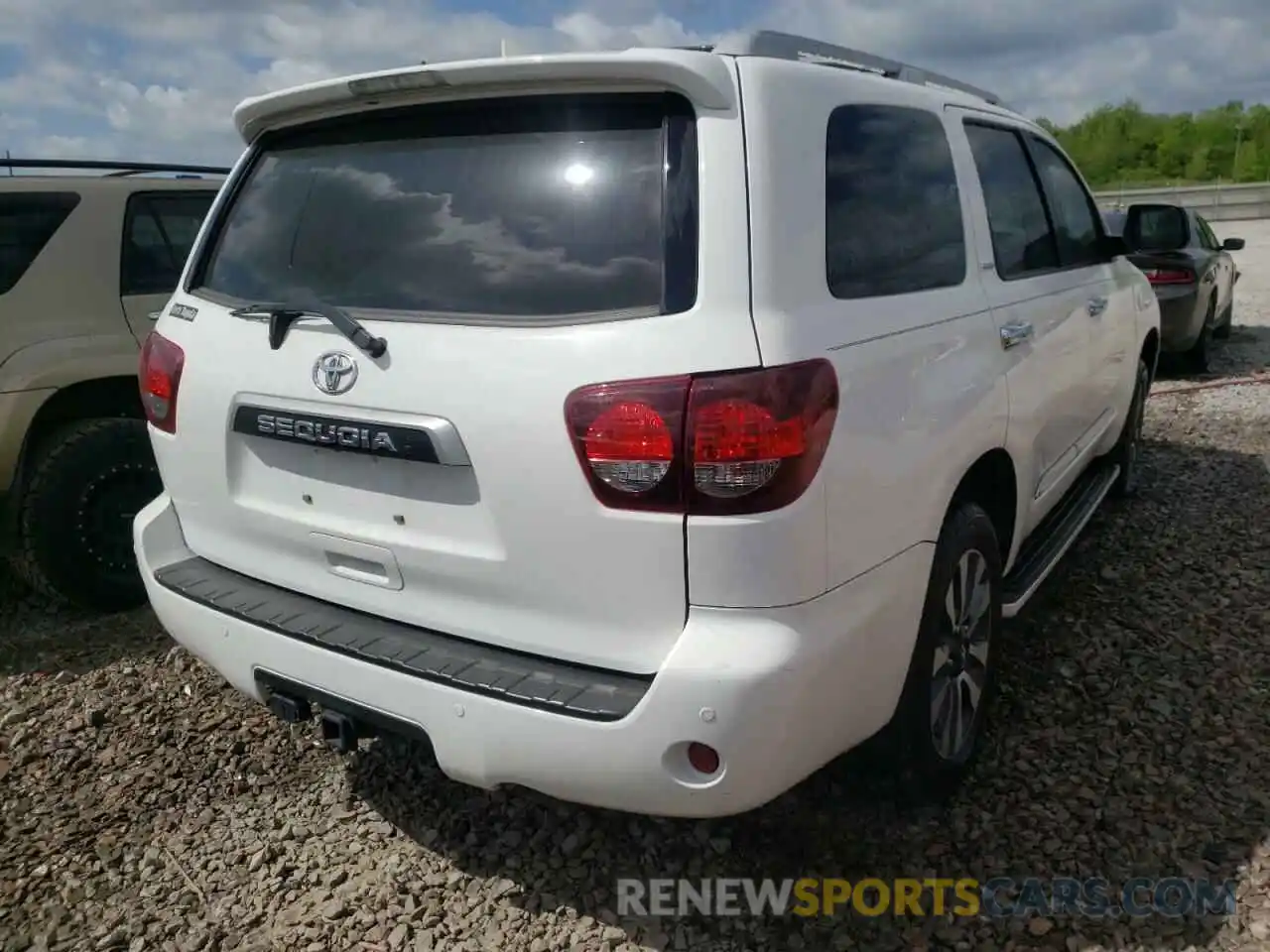 4 Photograph of a damaged car 5TDKY5G17LS074532 TOYOTA SEQUOIA 2020