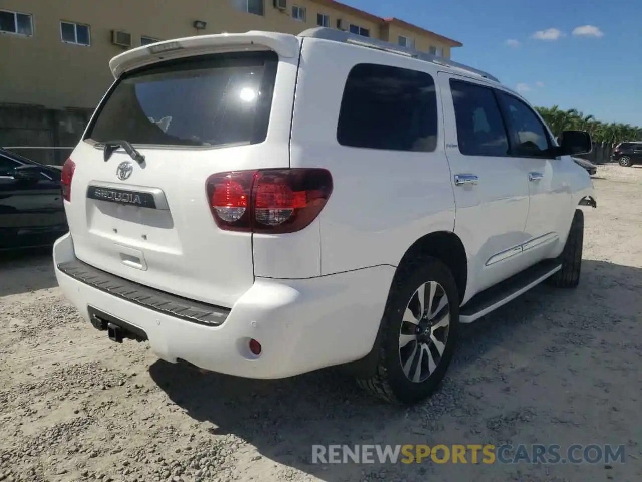 4 Photograph of a damaged car 5TDKY5G18LS075155 TOYOTA SEQUOIA 2020