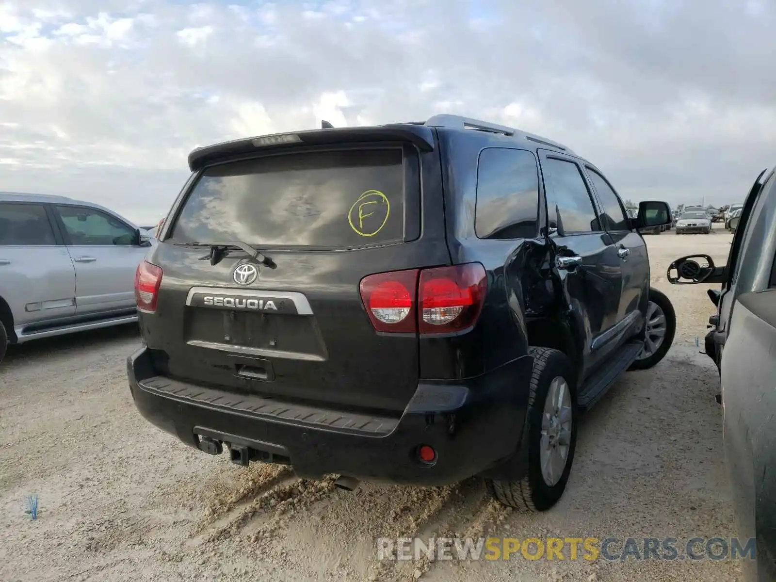 4 Photograph of a damaged car 5TDYY5G10LS074396 TOYOTA SEQUOIA 2020