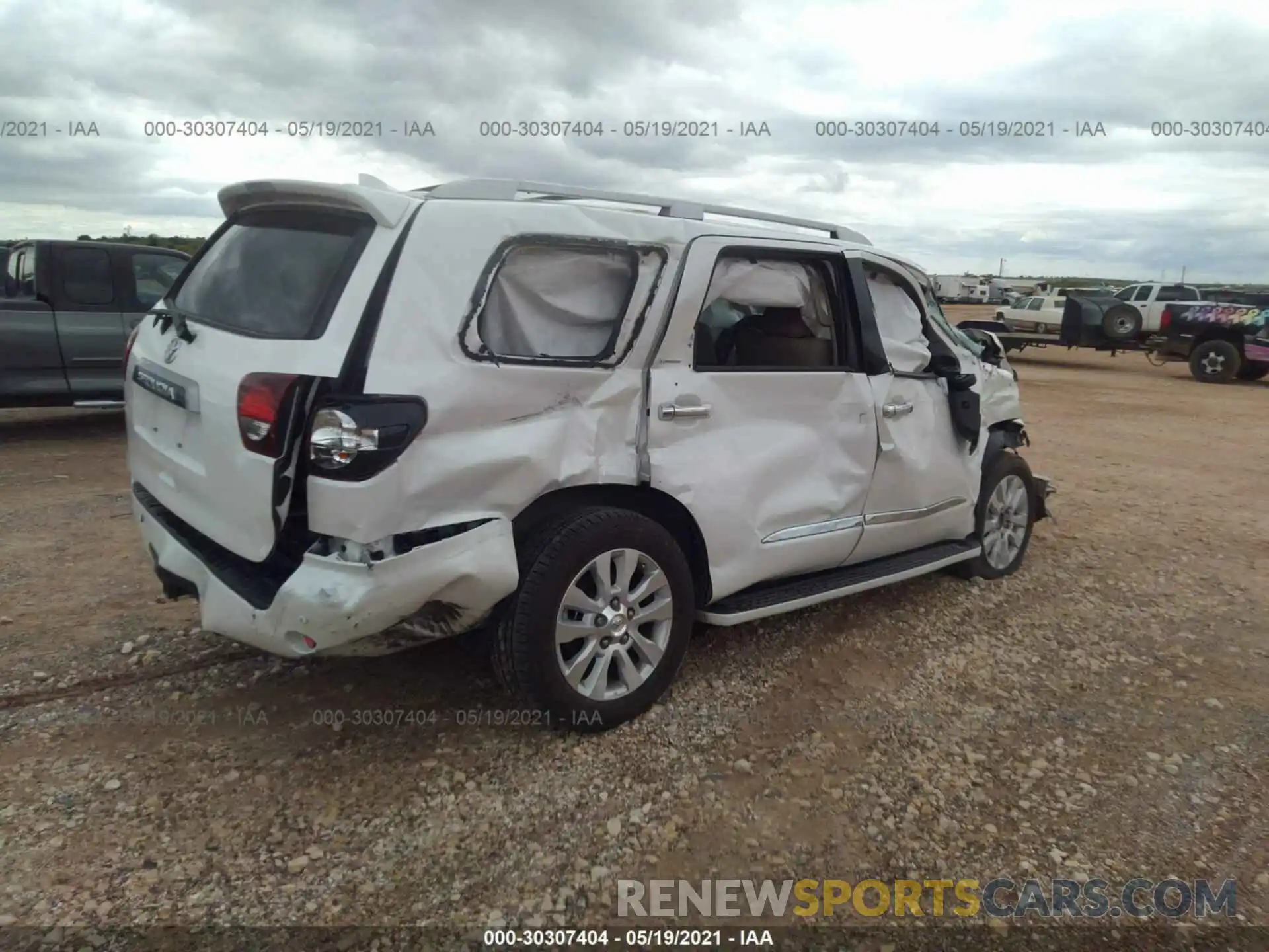 4 Photograph of a damaged car 5TDYY5G14LS074823 TOYOTA SEQUOIA 2020