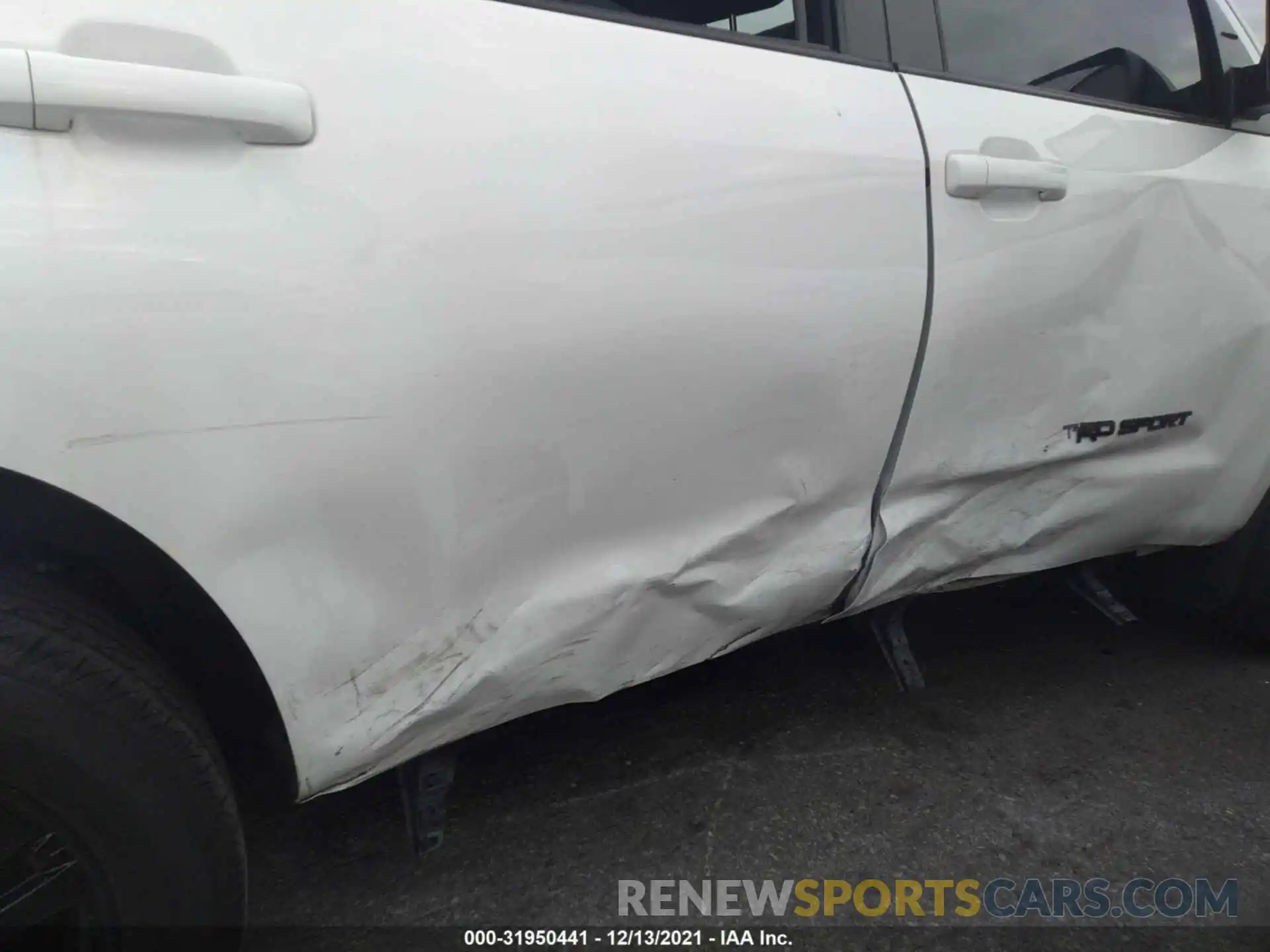 6 Photograph of a damaged car 5TDZY5G10LS074550 TOYOTA SEQUOIA 2020