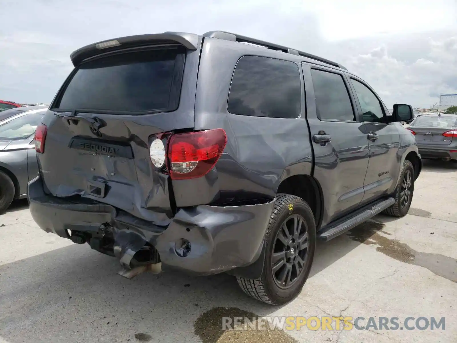 4 Photograph of a damaged car 5TDCY5A14MS076012 TOYOTA SEQUOIA 2021