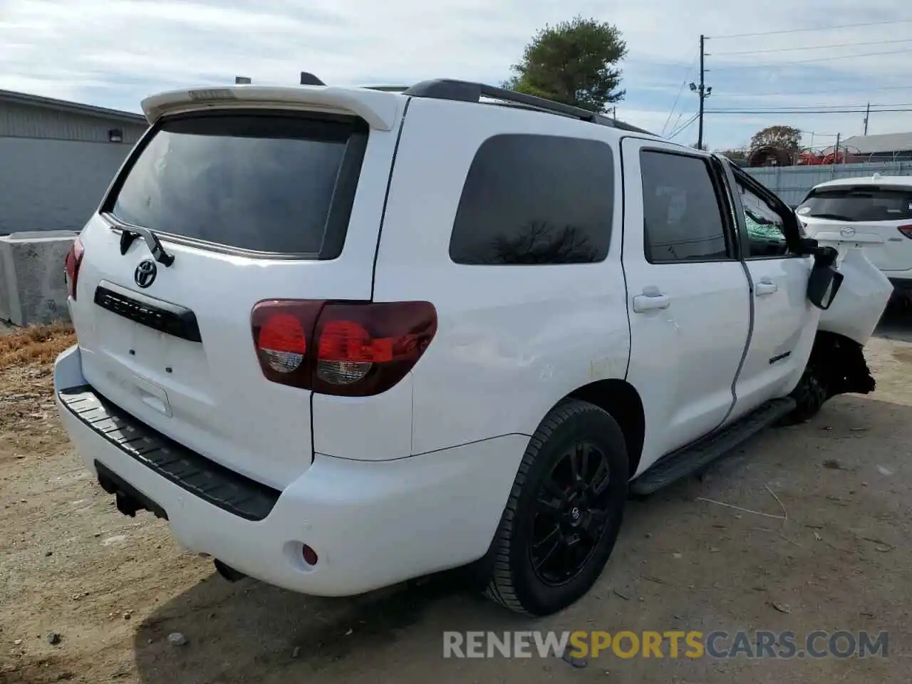 4 Photograph of a damaged car 5TDCY5B11MS184036 TOYOTA SEQUOIA 2021