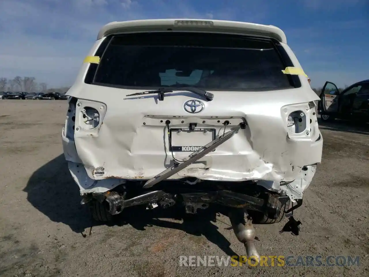 9 Photograph of a damaged car 5TDGY5B19MS182827 TOYOTA SEQUOIA 2021