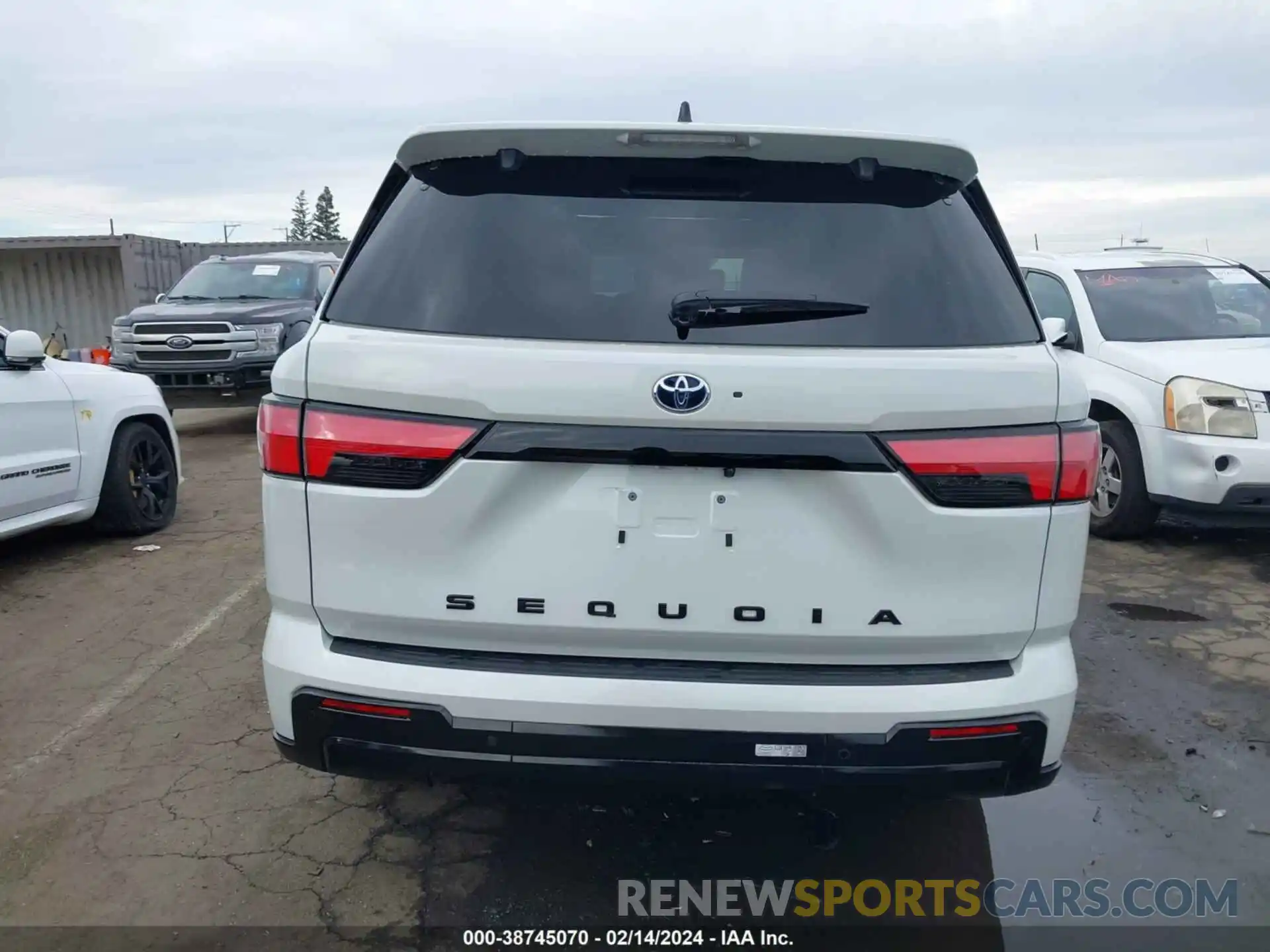 15 Photograph of a damaged car 7SVAAABA3PX006783 TOYOTA SEQUOIA 2023