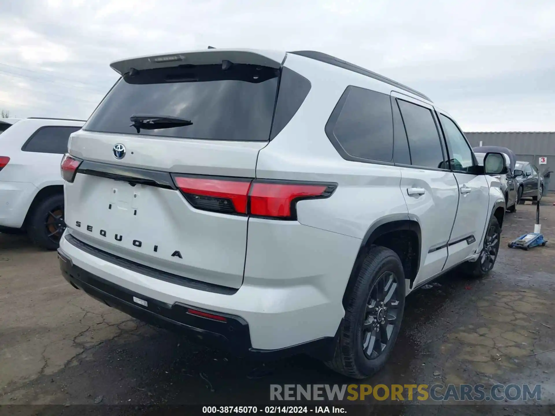 4 Photograph of a damaged car 7SVAAABA3PX006783 TOYOTA SEQUOIA 2023