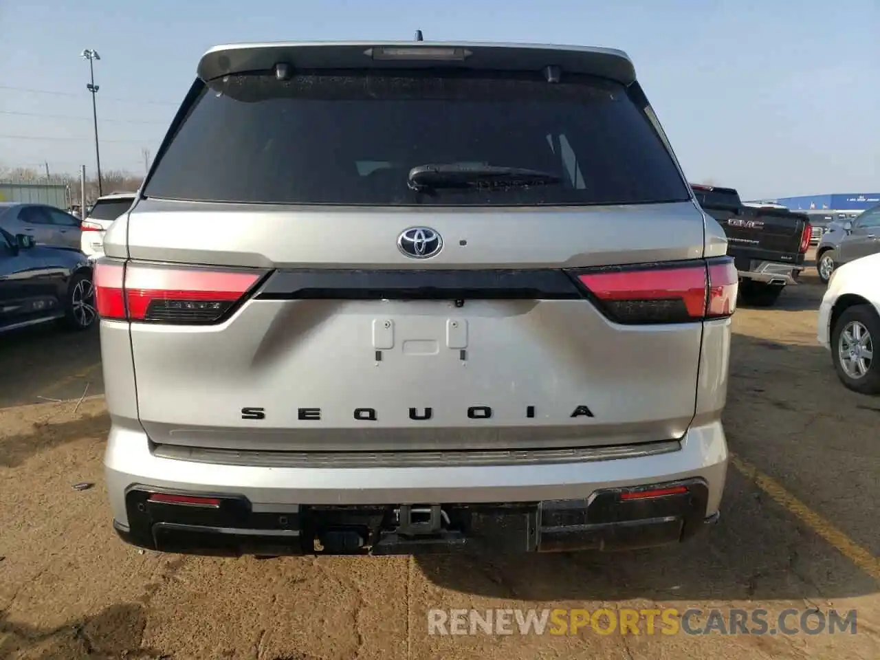 6 Photograph of a damaged car 7SVAAABA6PX015039 TOYOTA SEQUOIA 2023