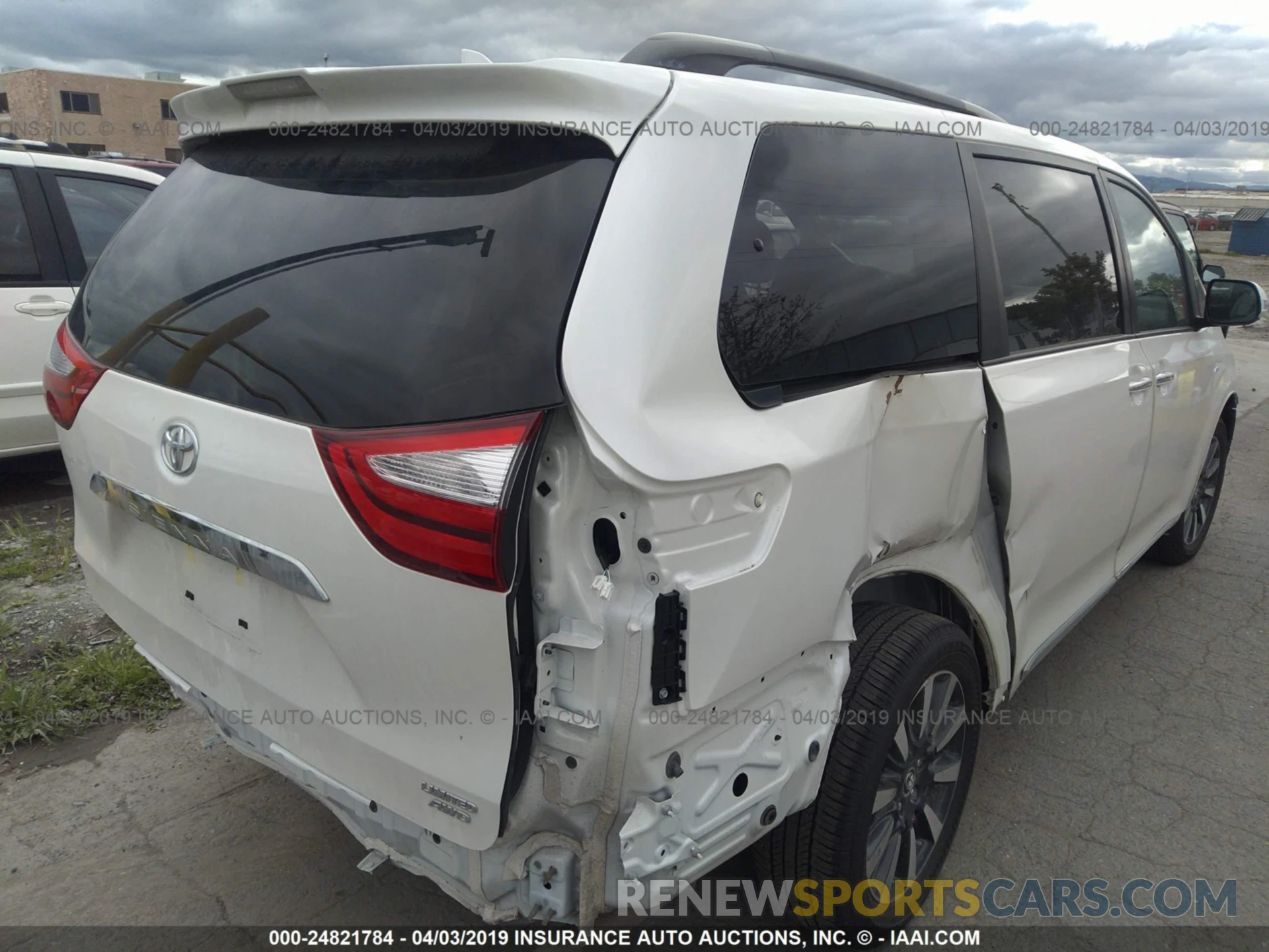 4 Фотография поврежденного автомобиля 5TDDZ3DC0KS216606 TOYOTA SIENNA 2019