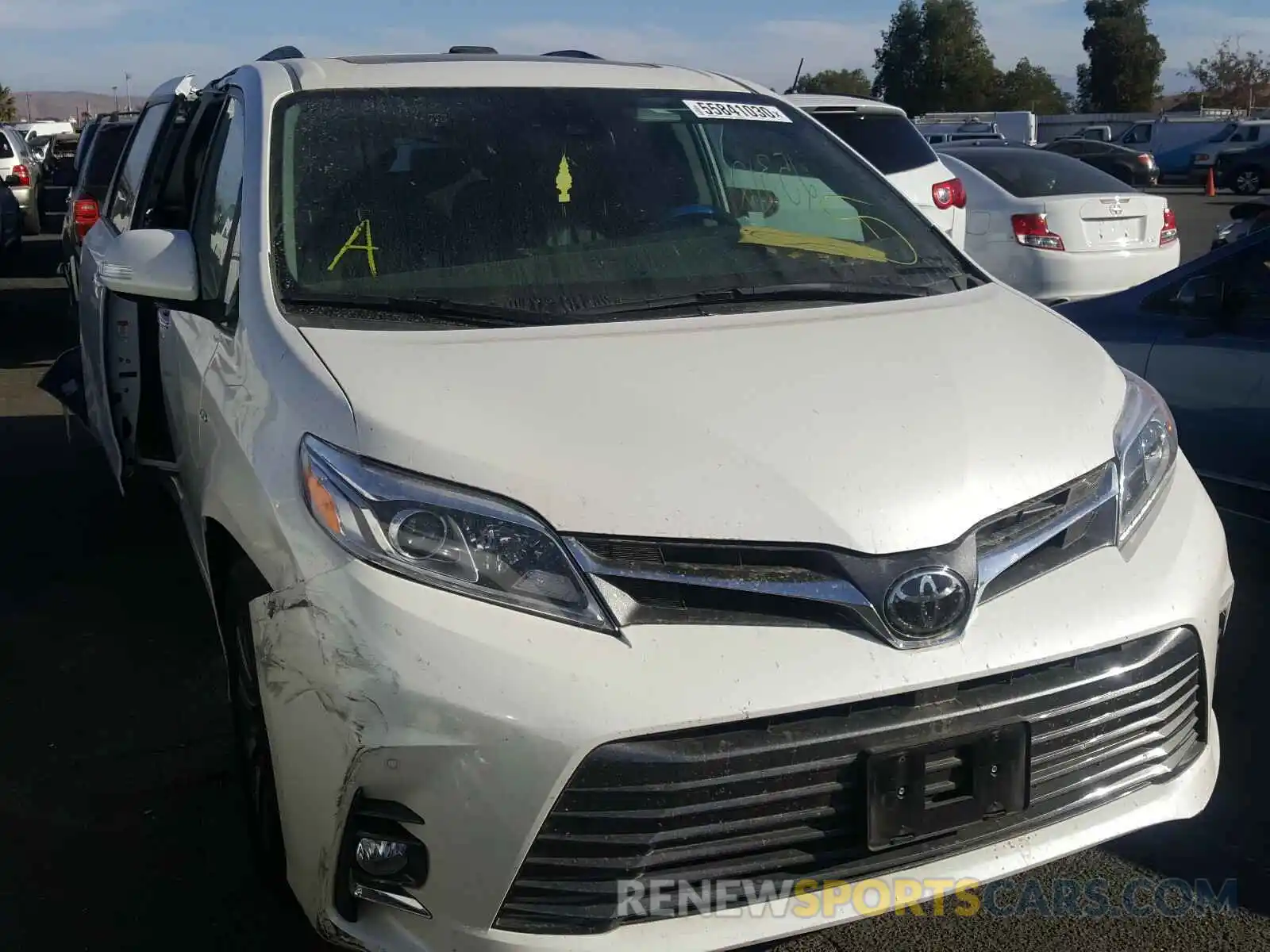 1 Photograph of a damaged car 5TDDZ3DC0KS219327 TOYOTA SIENNA 2019