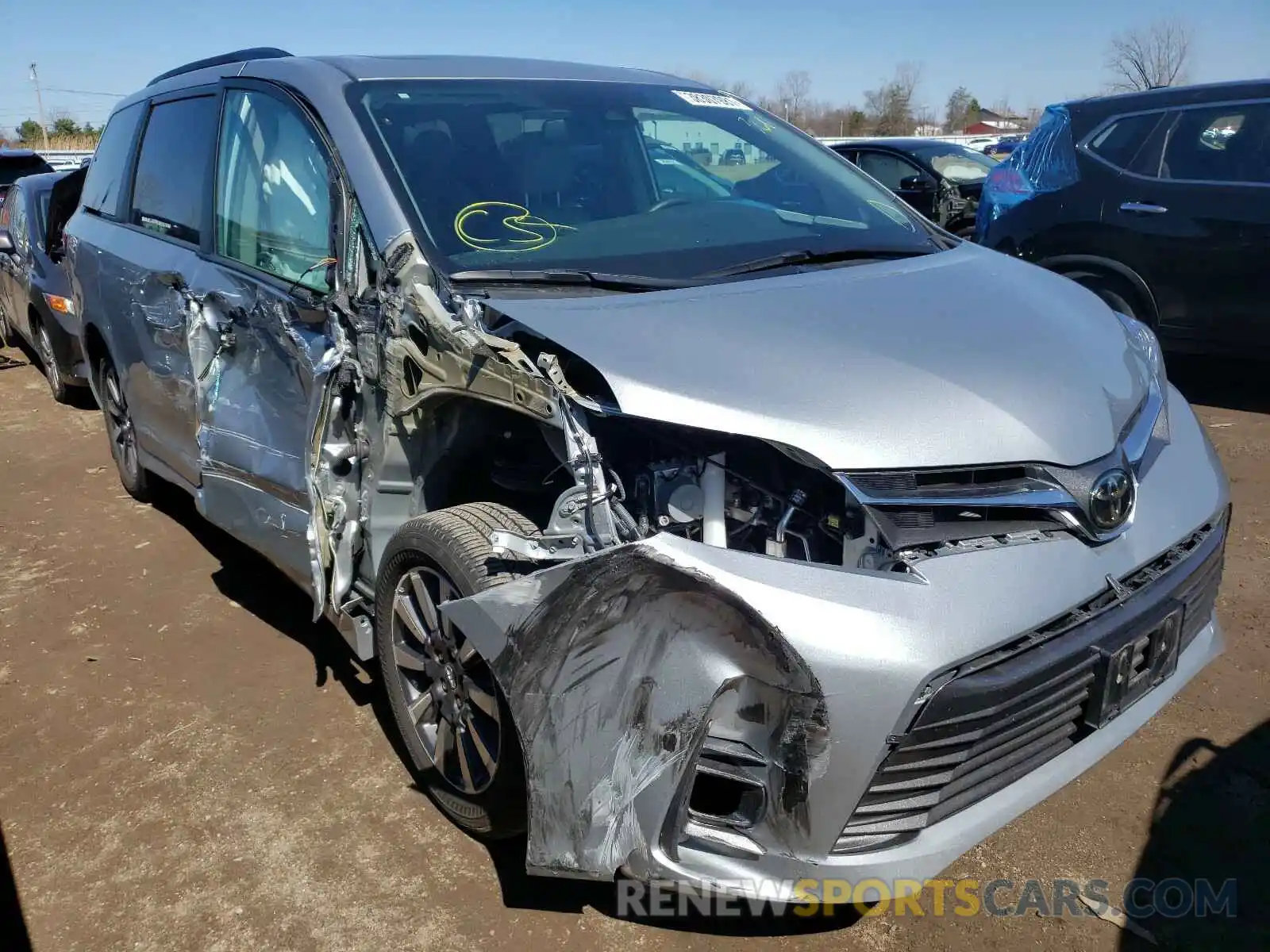 1 Photograph of a damaged car 5TDDZ3DC0KS219702 TOYOTA SIENNA 2019