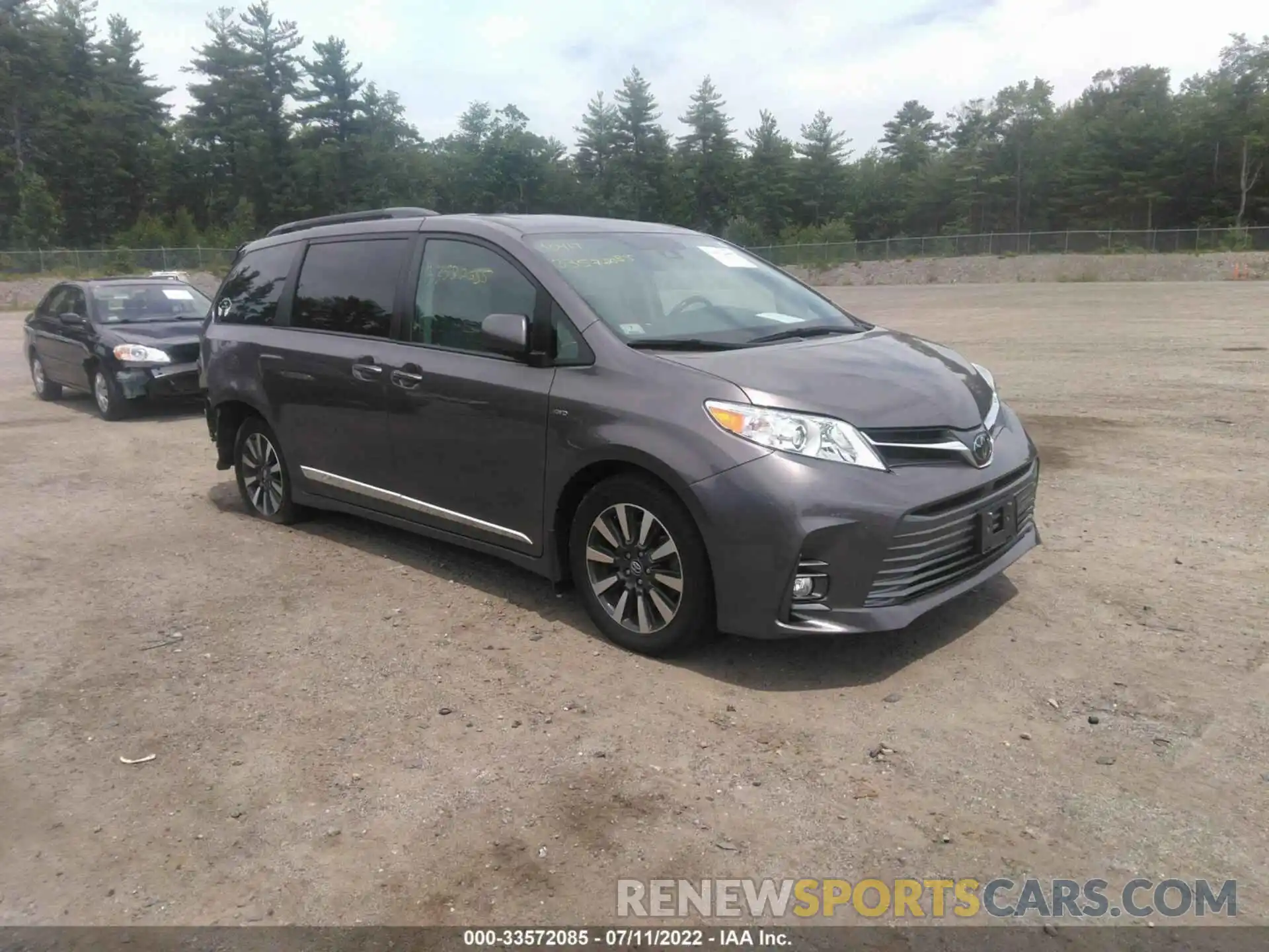 1 Photograph of a damaged car 5TDDZ3DC0KS222664 TOYOTA SIENNA 2019