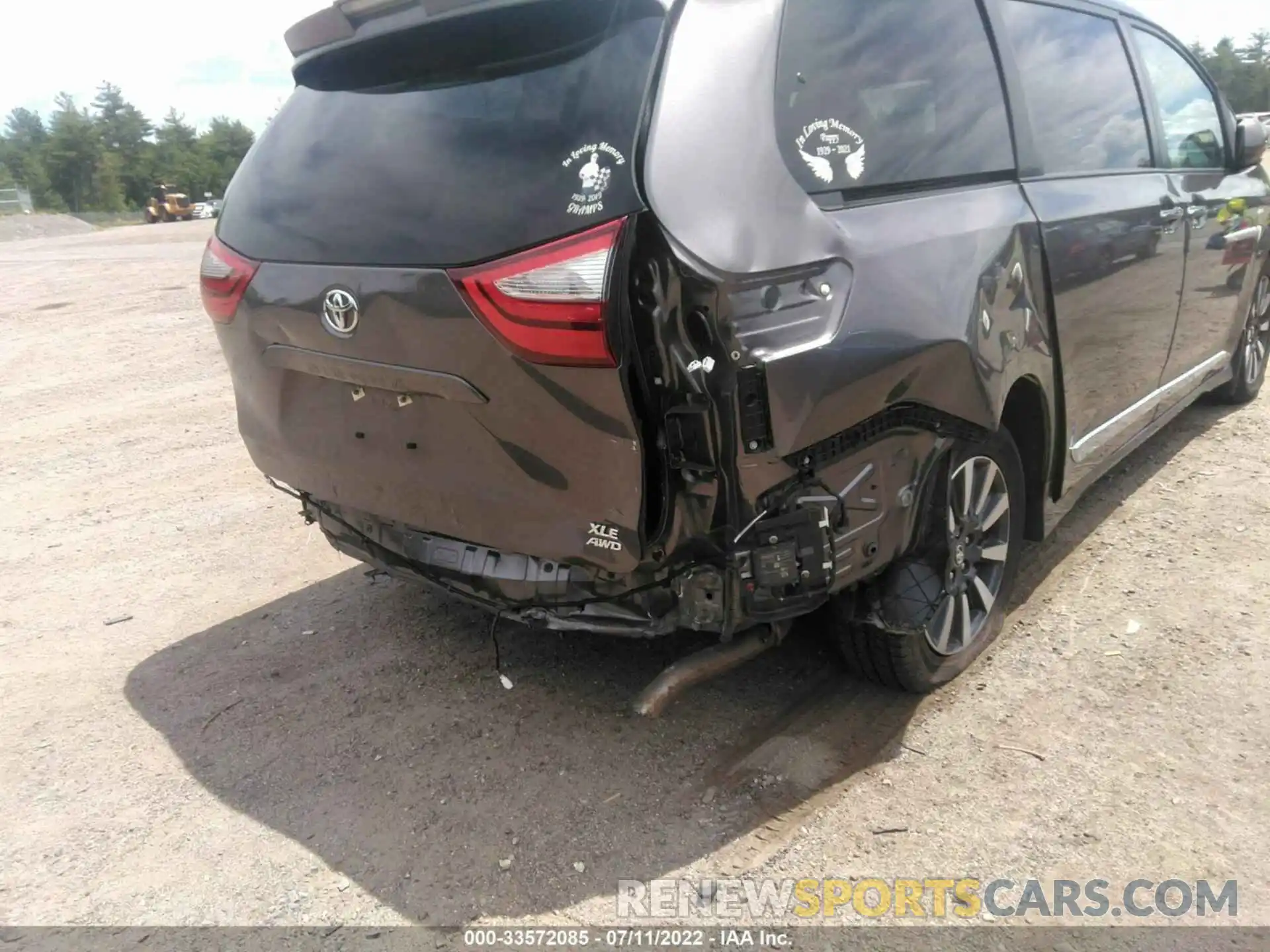 12 Photograph of a damaged car 5TDDZ3DC0KS222664 TOYOTA SIENNA 2019