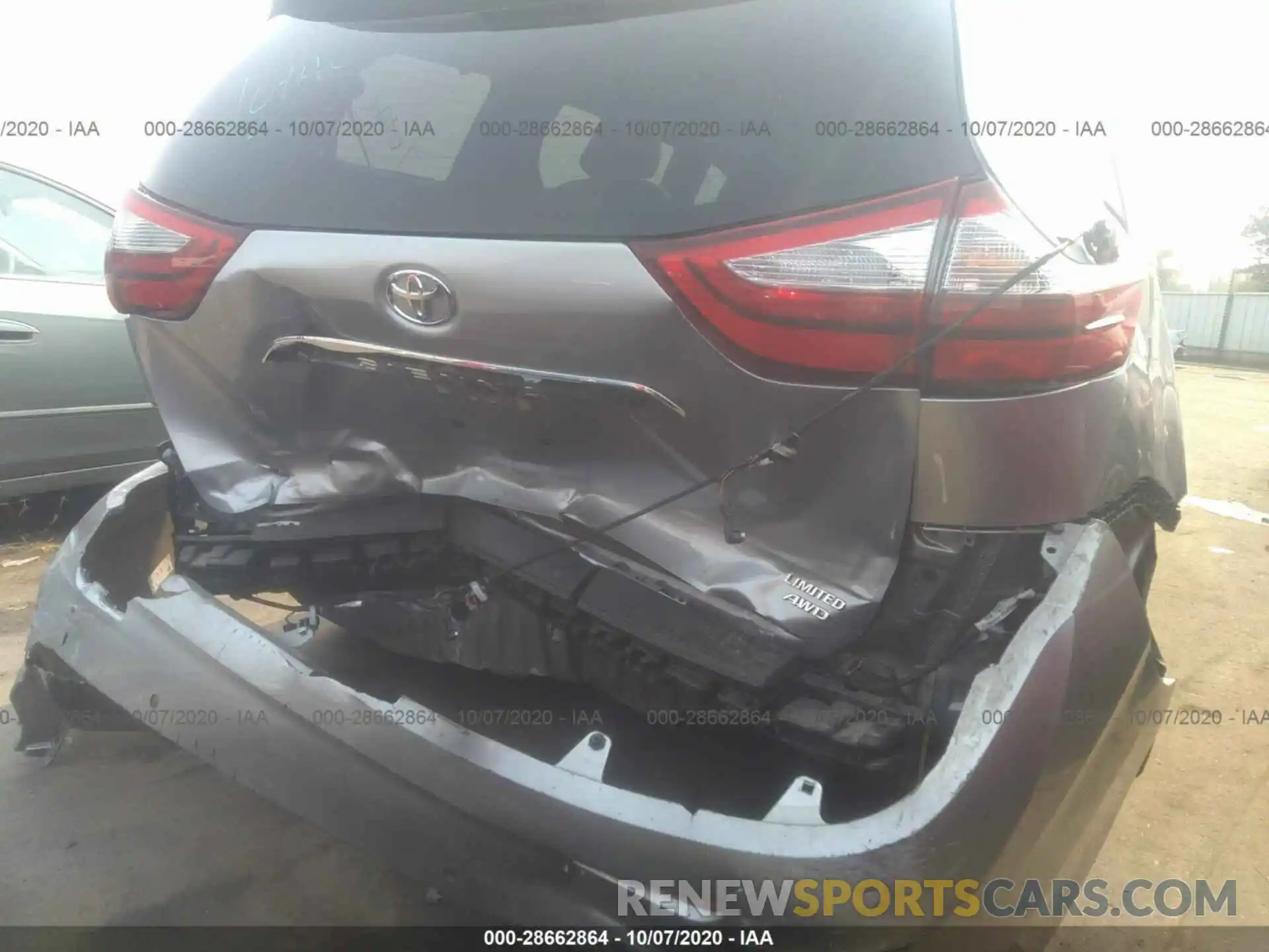 6 Photograph of a damaged car 5TDDZ3DC0KS224060 TOYOTA SIENNA 2019