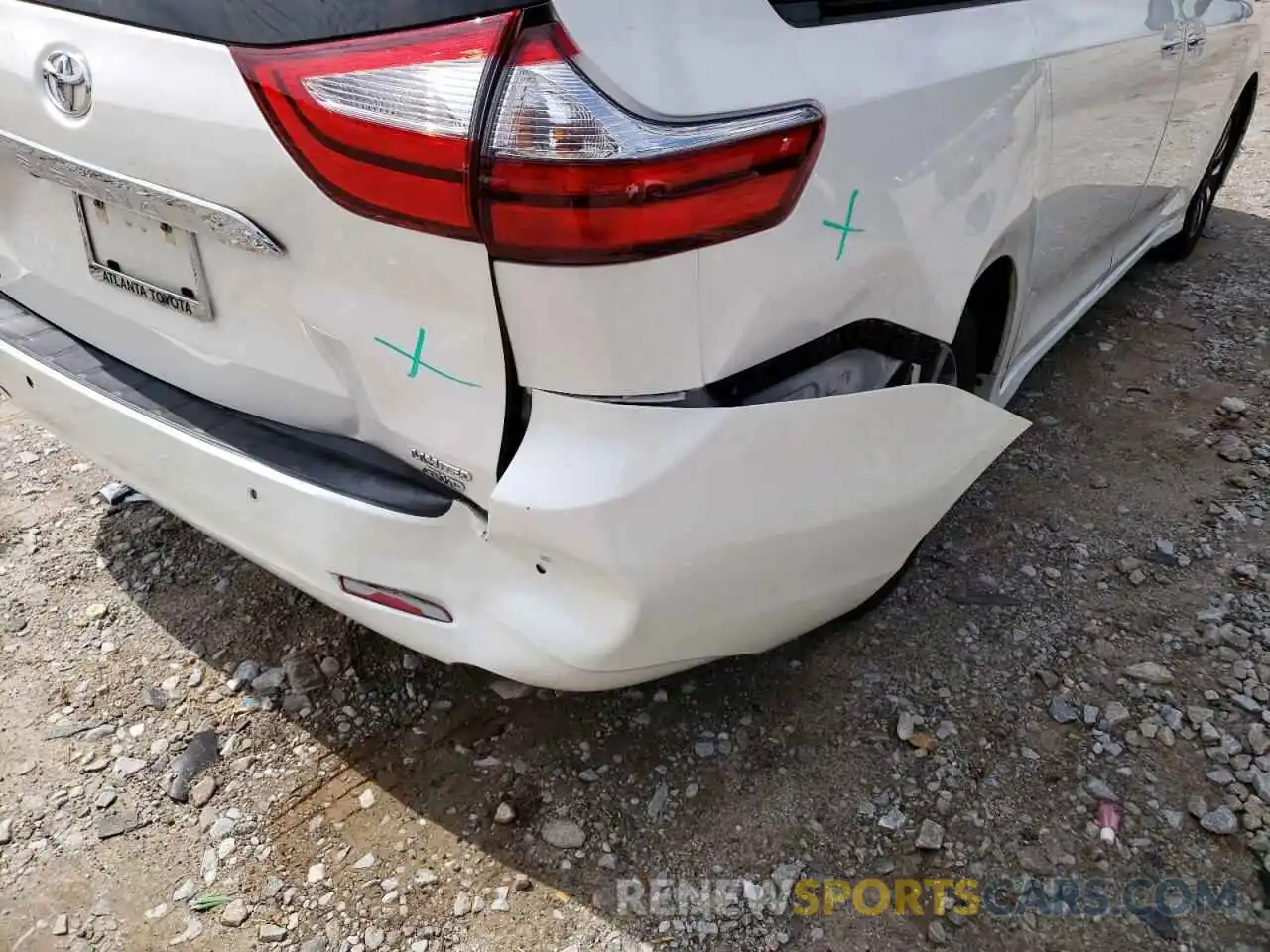 9 Photograph of a damaged car 5TDDZ3DC0KS227315 TOYOTA SIENNA 2019